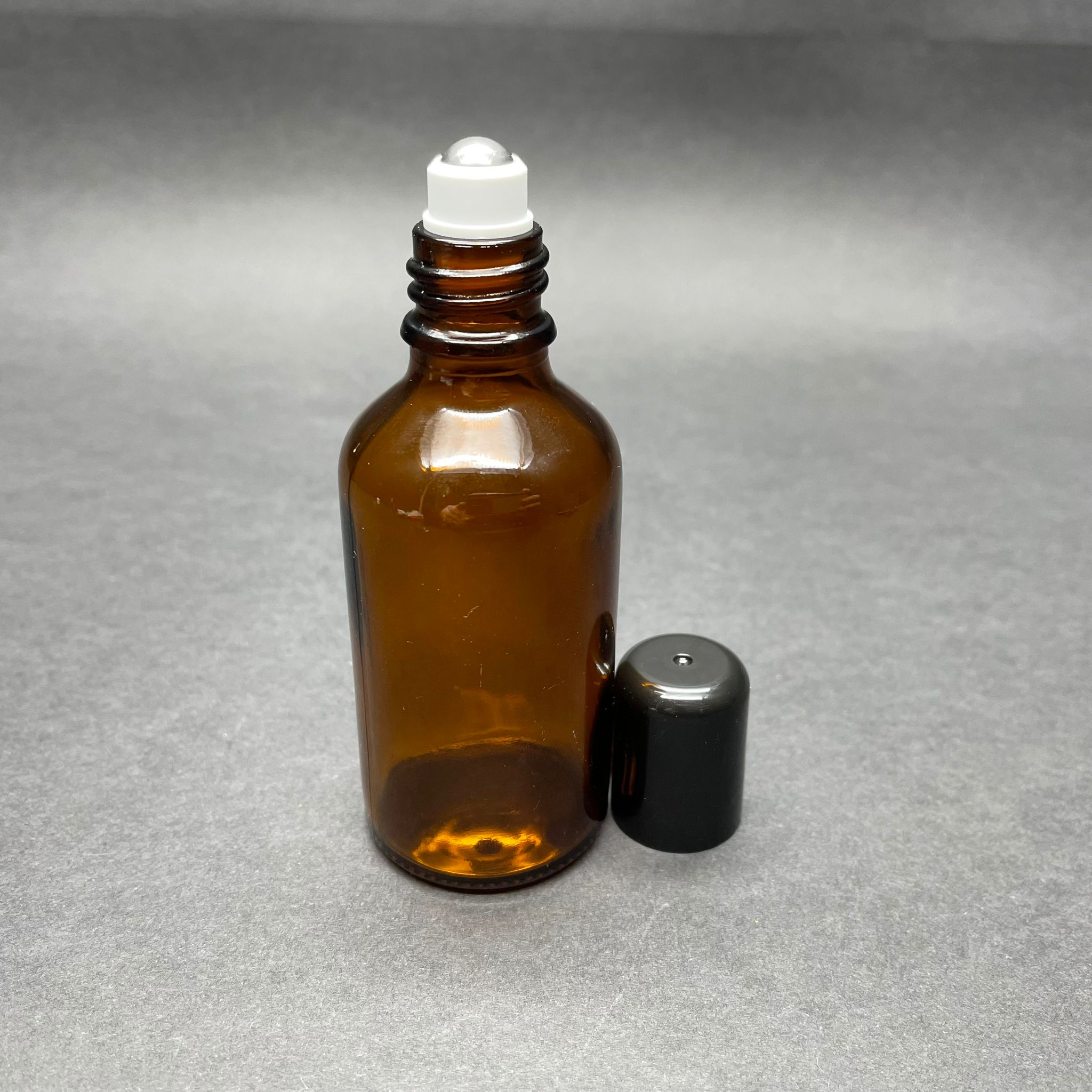 50 Cc Amber Cam Roll-On Şişesi - Siyah Kapaklı -  50 Ml Çelik Bilyeli Şişe - Cam Roll On Şişe - Cam Esans Şişesi