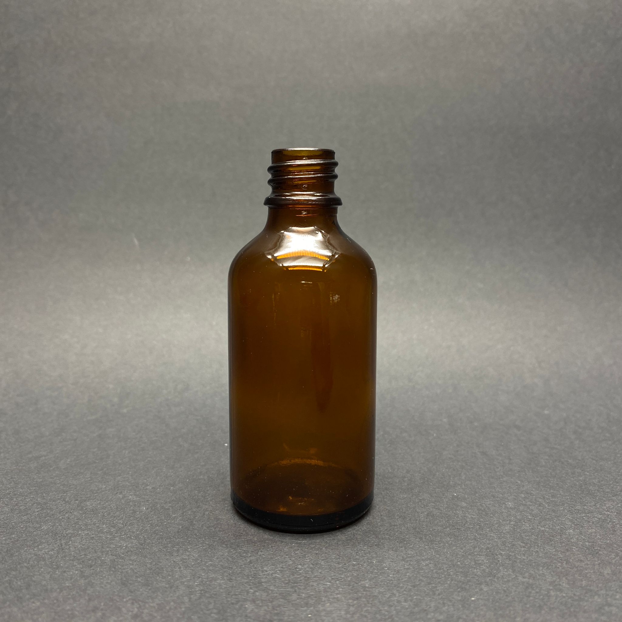 50 Cc Amber Cam Şişe Kapaksız (18 Ağız) - 50 Ml Cam Şişe - Kahverengi - Şişecam Ürün Kodu: 710205 İle Eşdeğerdir