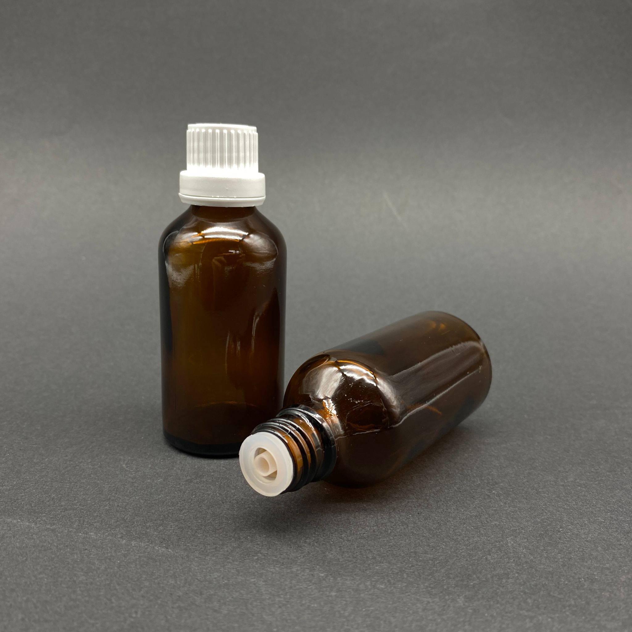 50 Cc Amber İçten Damlalıklı - Beyaz Kilit Kapaklı Cam Şişe - 50 Ml Kahverengi Standart İçten Damlalıklı Cam Şişe