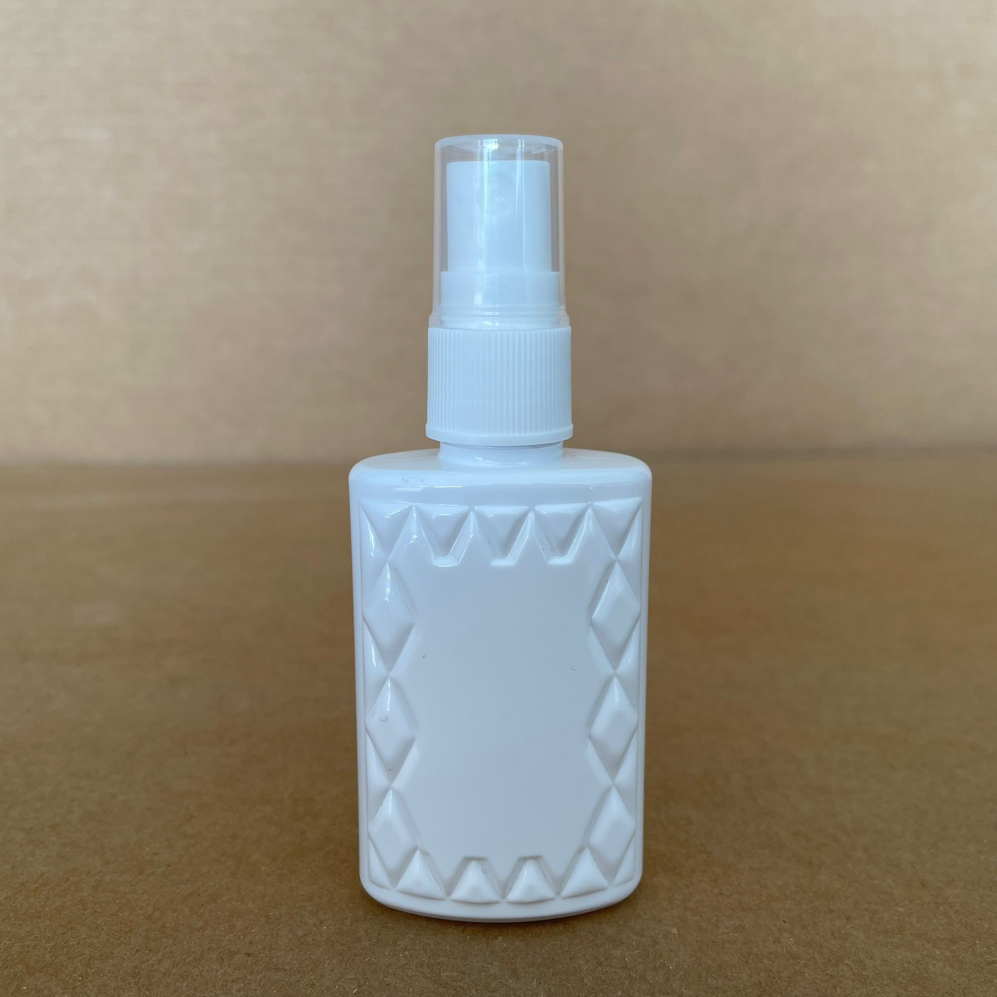 50 Cc Beyaz Pet Köşeli Parfüm Şişesi  - Beyaz Spreyli - 50 Ml Plastik Parfüm - Kolonya Şişesi