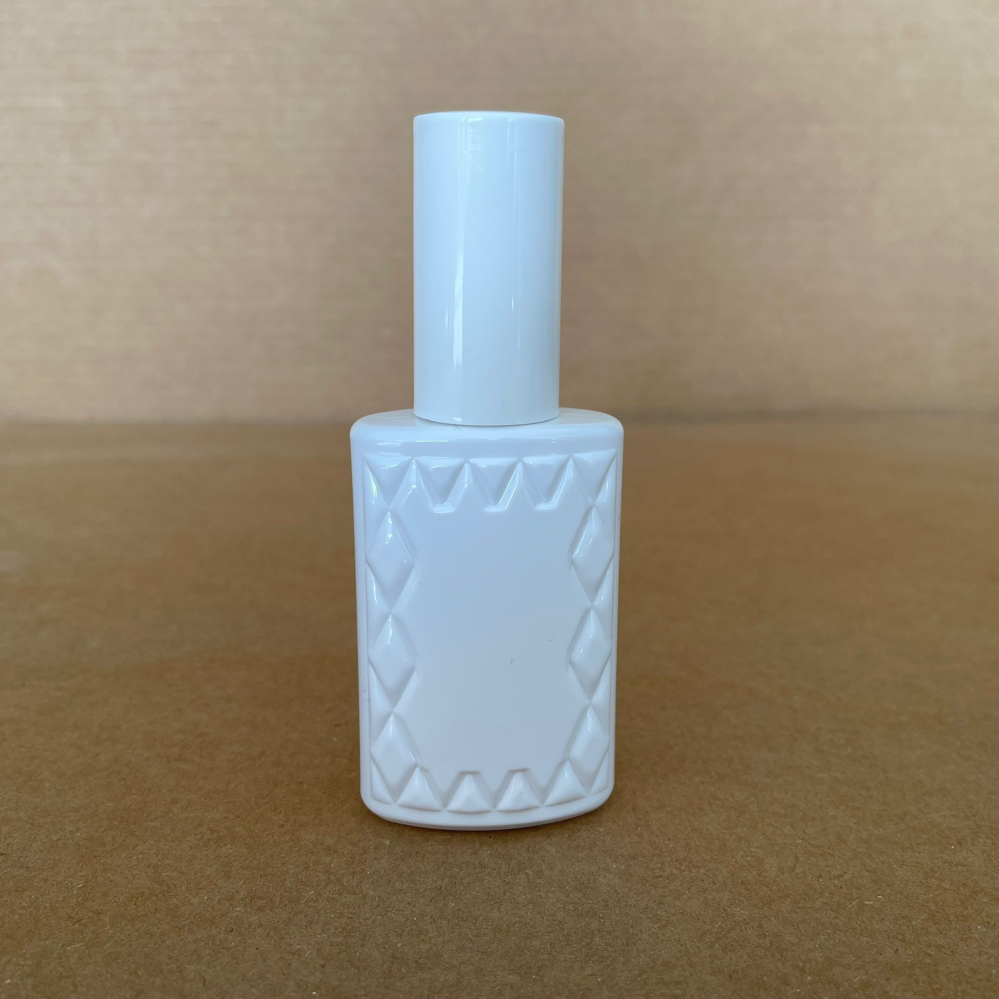 50 Cc Beyaz Pet Köşeli Parfüm Şişesi  - Beyaz Spreyli - Beyaz Koruma Kapaklı - 50 Ml Plastik Parfüm - Kolonya Şişesi