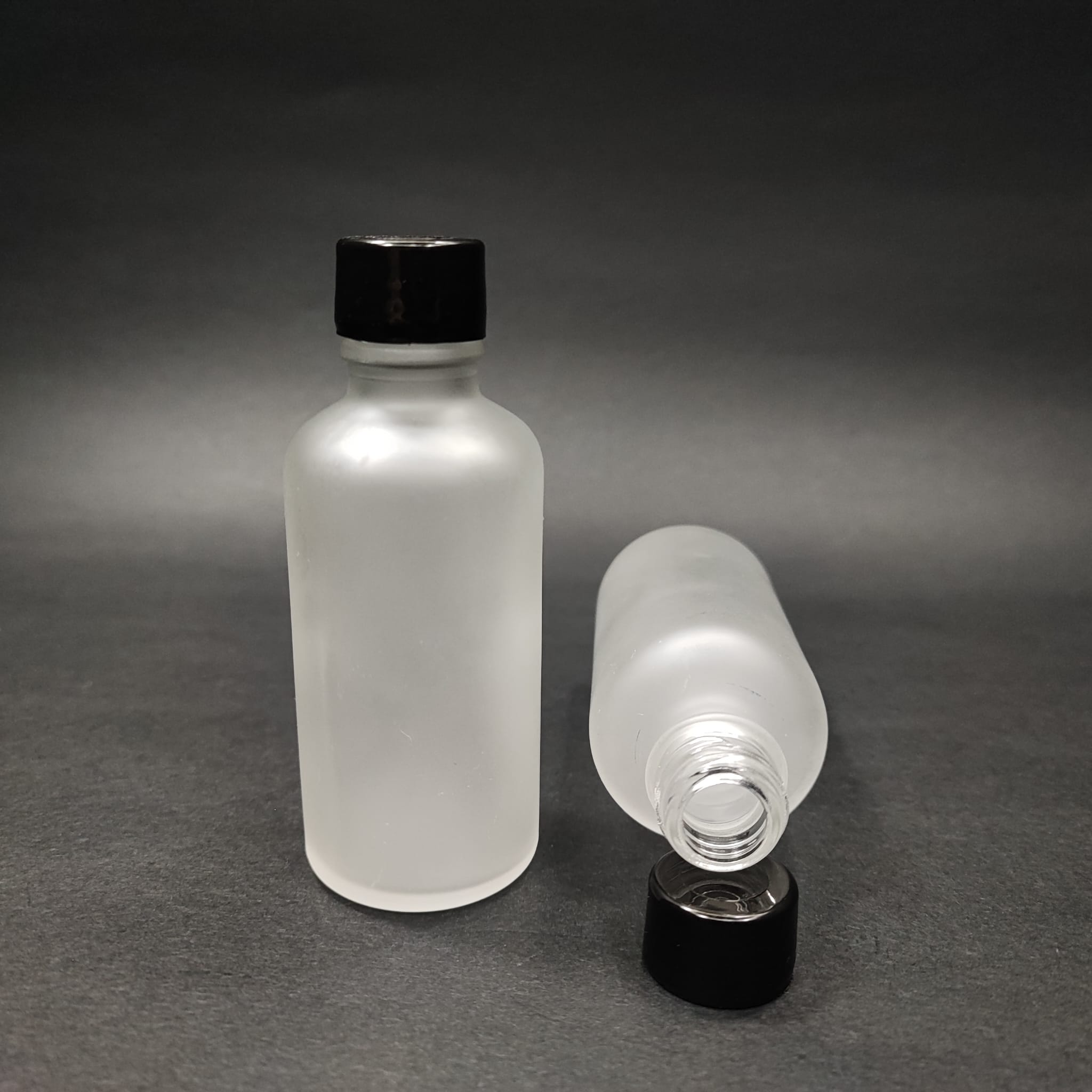 50 Cc Buzlu Cam Şişe + Kendinden Contalı Sızdırmaz Siyah Kapak - 50 Ml Kapaklı Cam Şişe