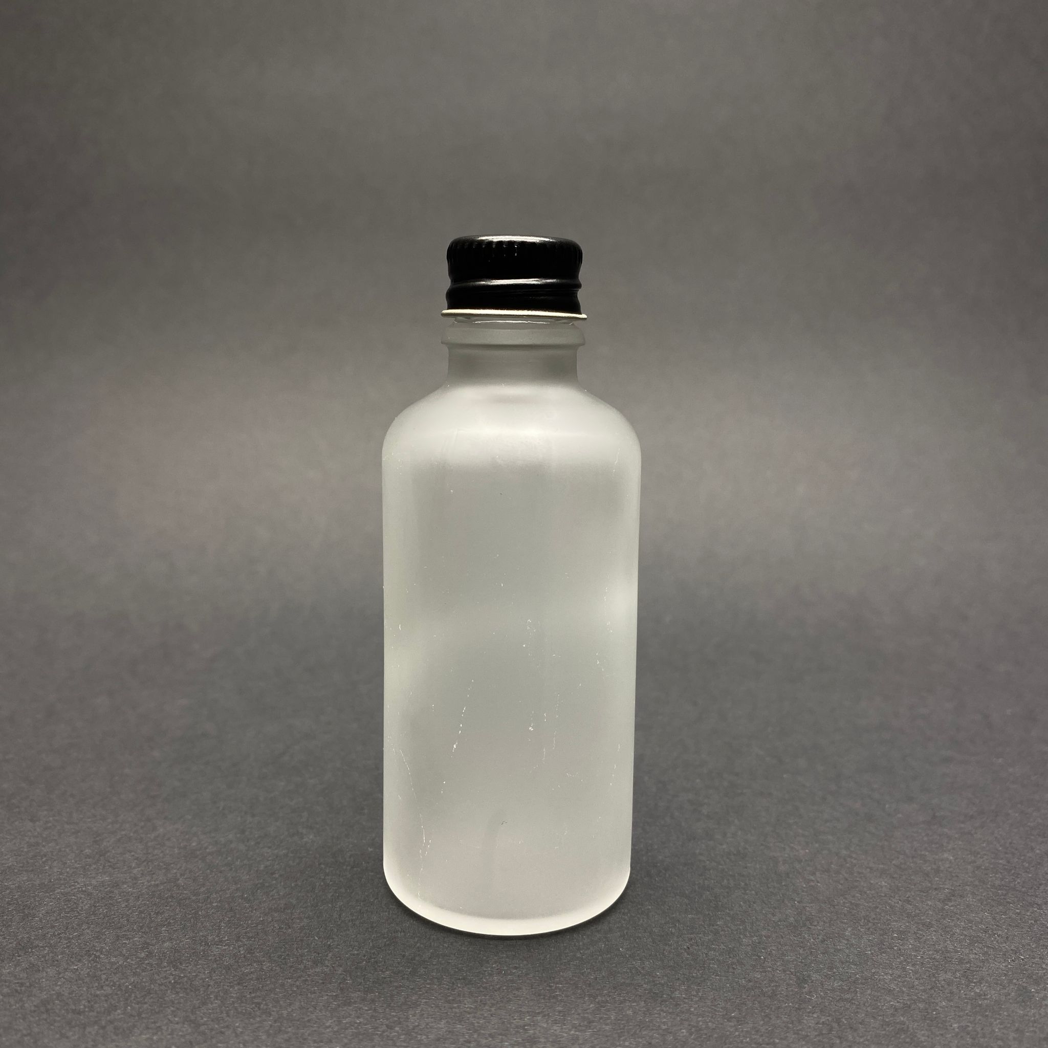 50 Cc Buzlu Cam Şişe - Siyah Metal Vidalı Kapaklı - 50 Ml Siyah Kapaklı Buzlu Şişe - Buzlu Cam