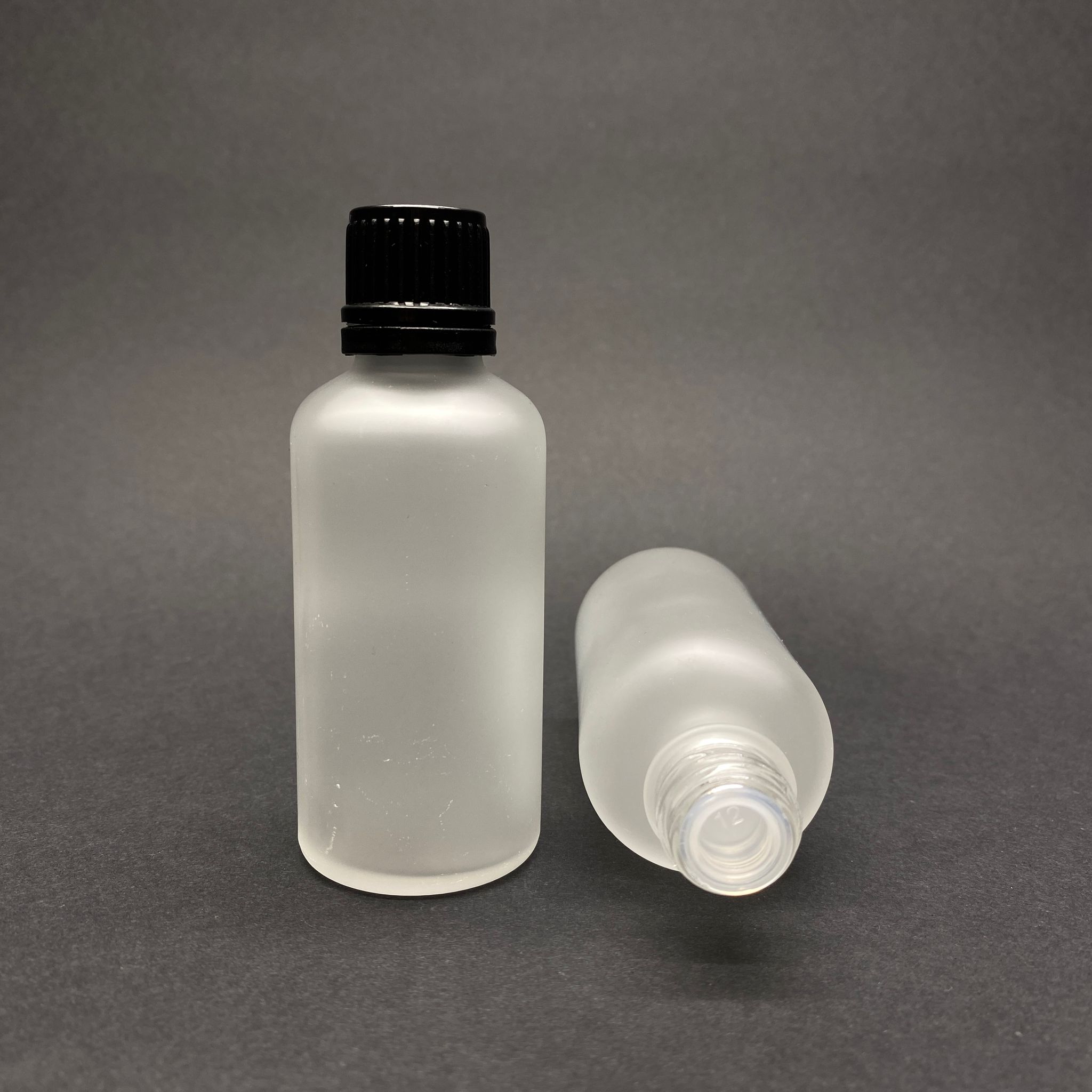 50 Cc Buzlu Siyah Kilit Kapaklı - Kör Tıpalı Cam Şişe - 50 Ml Buzlu Kilitli Kapaklı Kör Tıpalı Cam Şişe