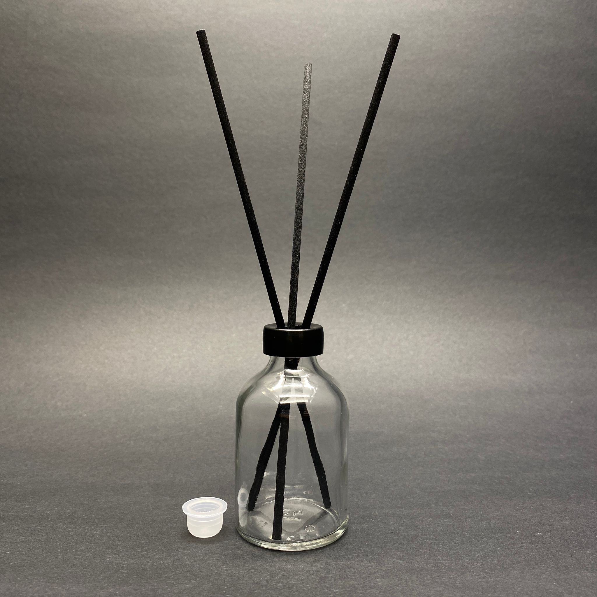 50 Cc Cam Bambu Oda Kokusu Şişesi - 50 Ml Çubuklu Bambu Oda Kokusu Şişesi - Difüzör Şişe- Cam Şişe + Sığ Plastik Kapak + 3 Adet Fiber Siyah Bambu Çubuk
