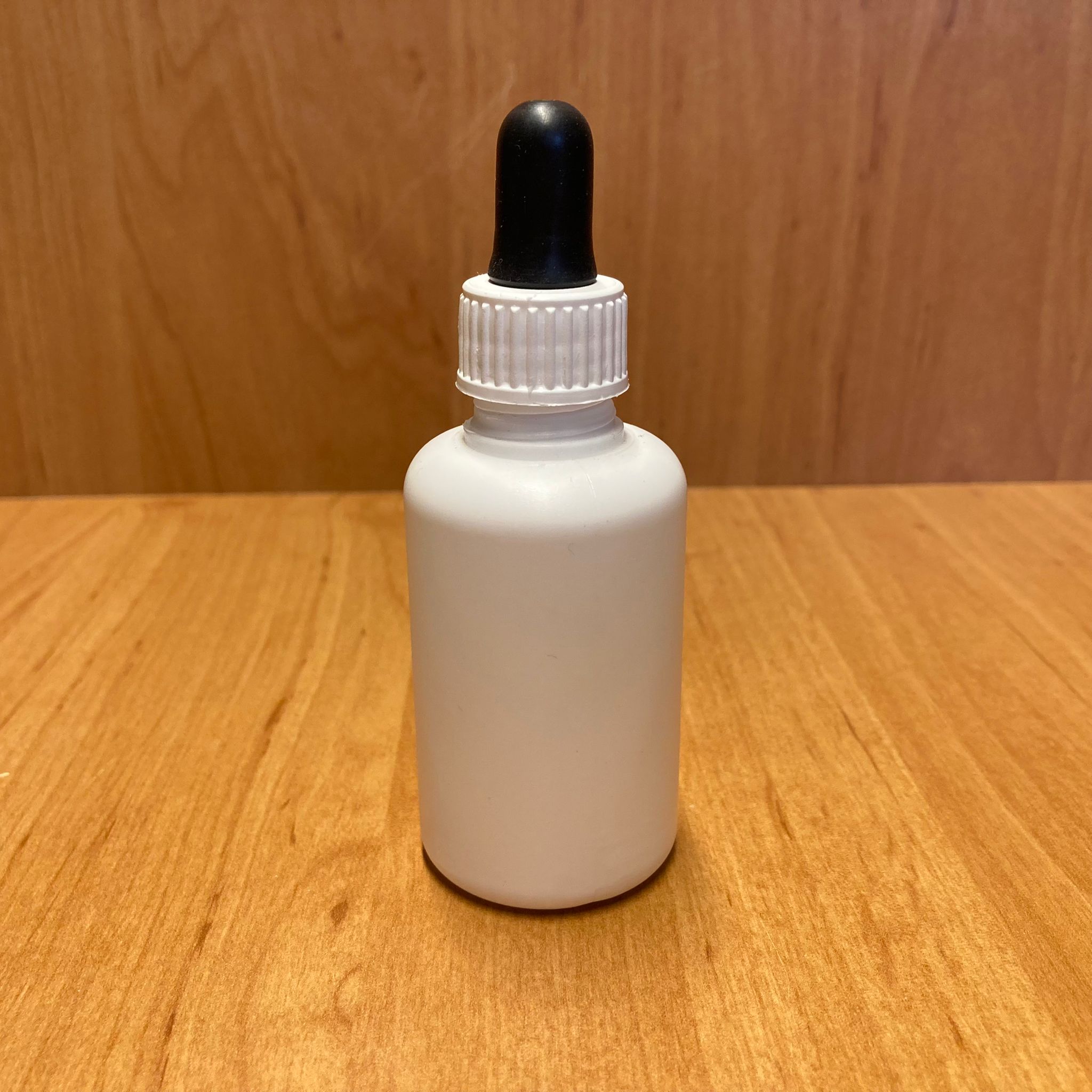 50 Cc Cam Damlalıklı Porselen Görünümlü Plastik Şişe - Siyah Emzik - Beyaz Plastik Kapak - 50 Ml Cam Damlalıklı Plastik Şişe