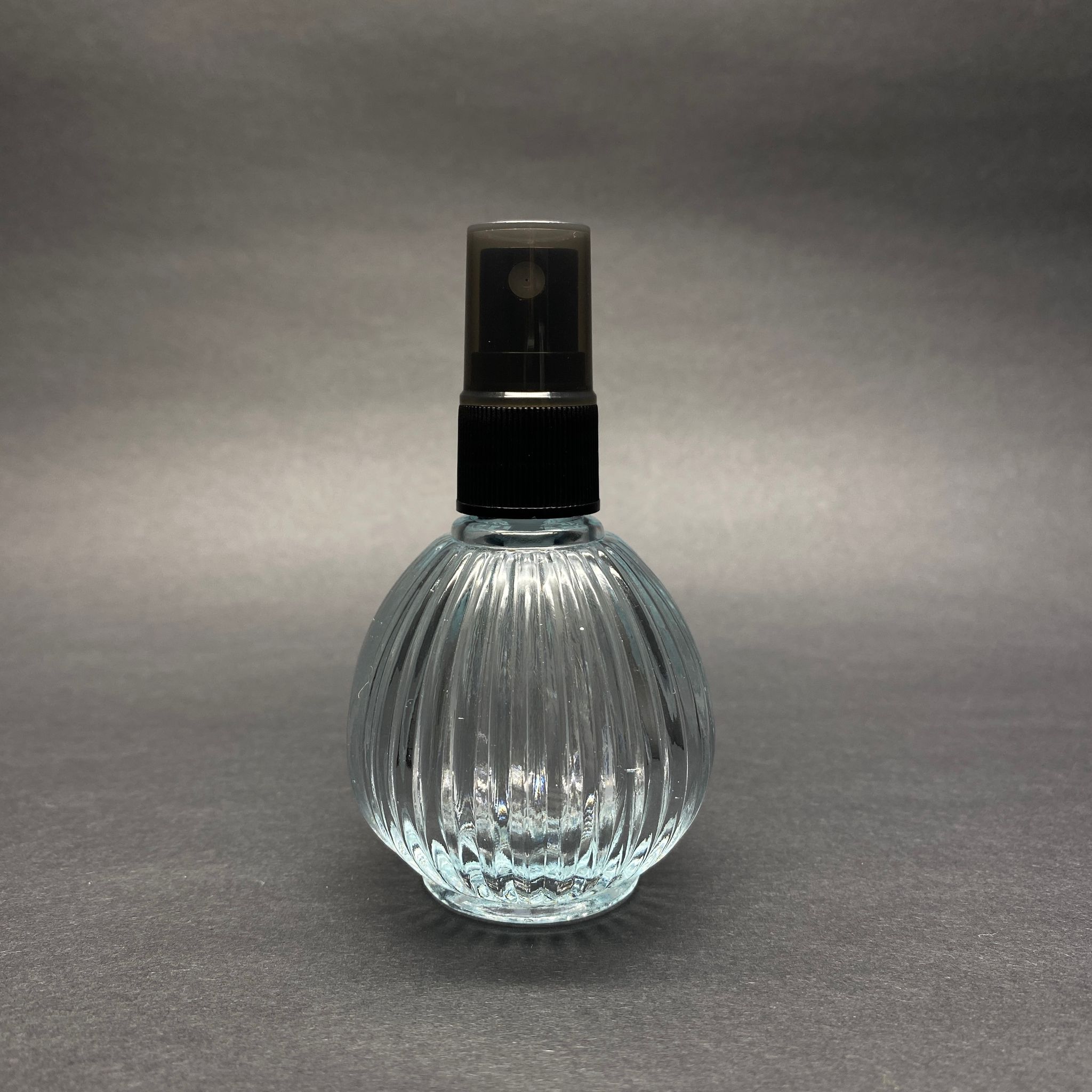 50 Cc Çizgili Top Cam Şişe + Siyah Sprey Fısfıs - 50 Ml Hediyelik Cam Kolonya Şişesi - Düğün, Nişan, Söz, Kına, Cenaze, Promosyon İçin Hediyelik Kolonya Şişeleri