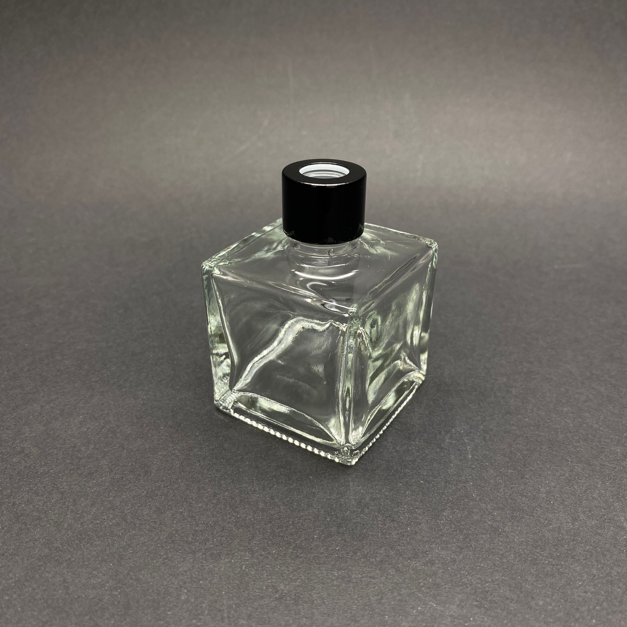 50 Cc Kare Bambu Cam Bambu Oda Kokusu Şişesi - 50 Ml Köşeli Bambu Oda Kokusu Şişesi - Difüzör Şişe- Cam Şişe + Siyah Metal Kapak + Plastik Tıpa