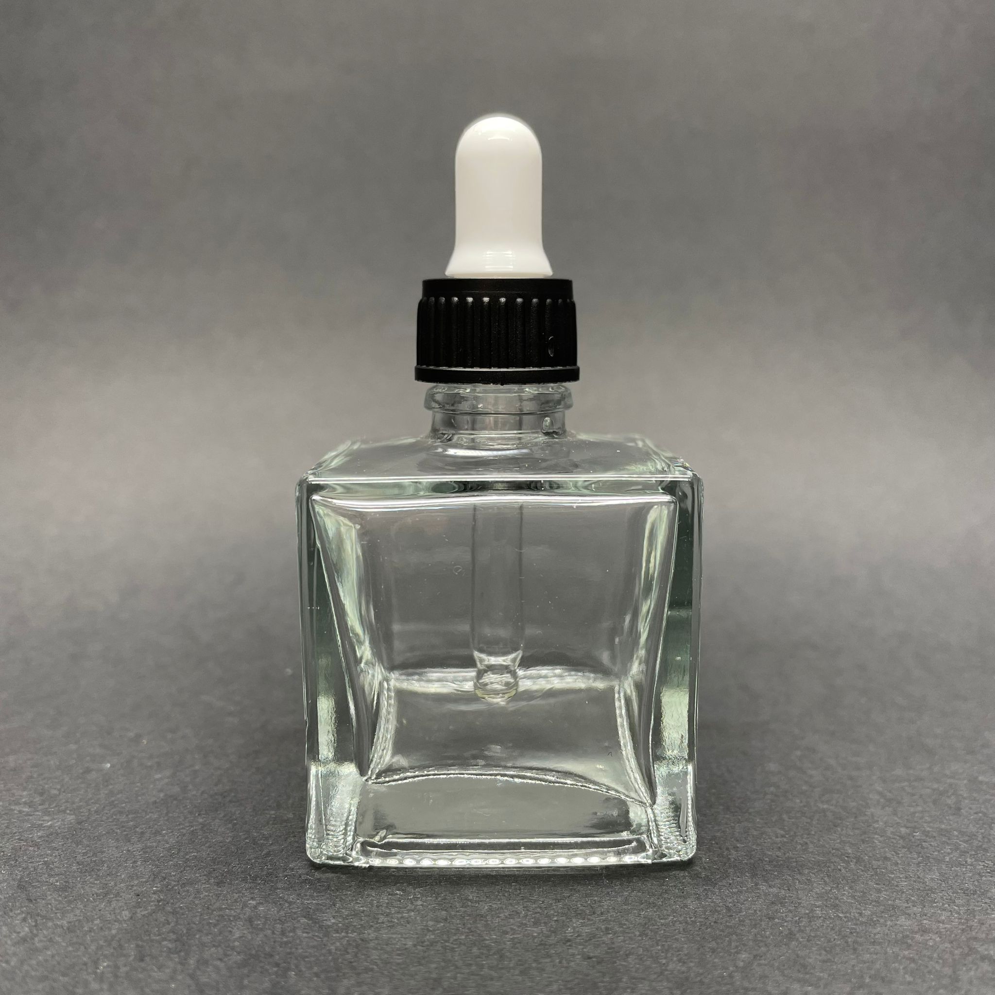 50 Cc Kare Cam Damlalıklı Şişe - Beyaz Emzik - Siyah Plastik Kapak - 50 Ml Köşeli Cam Damlalıklı Şişe