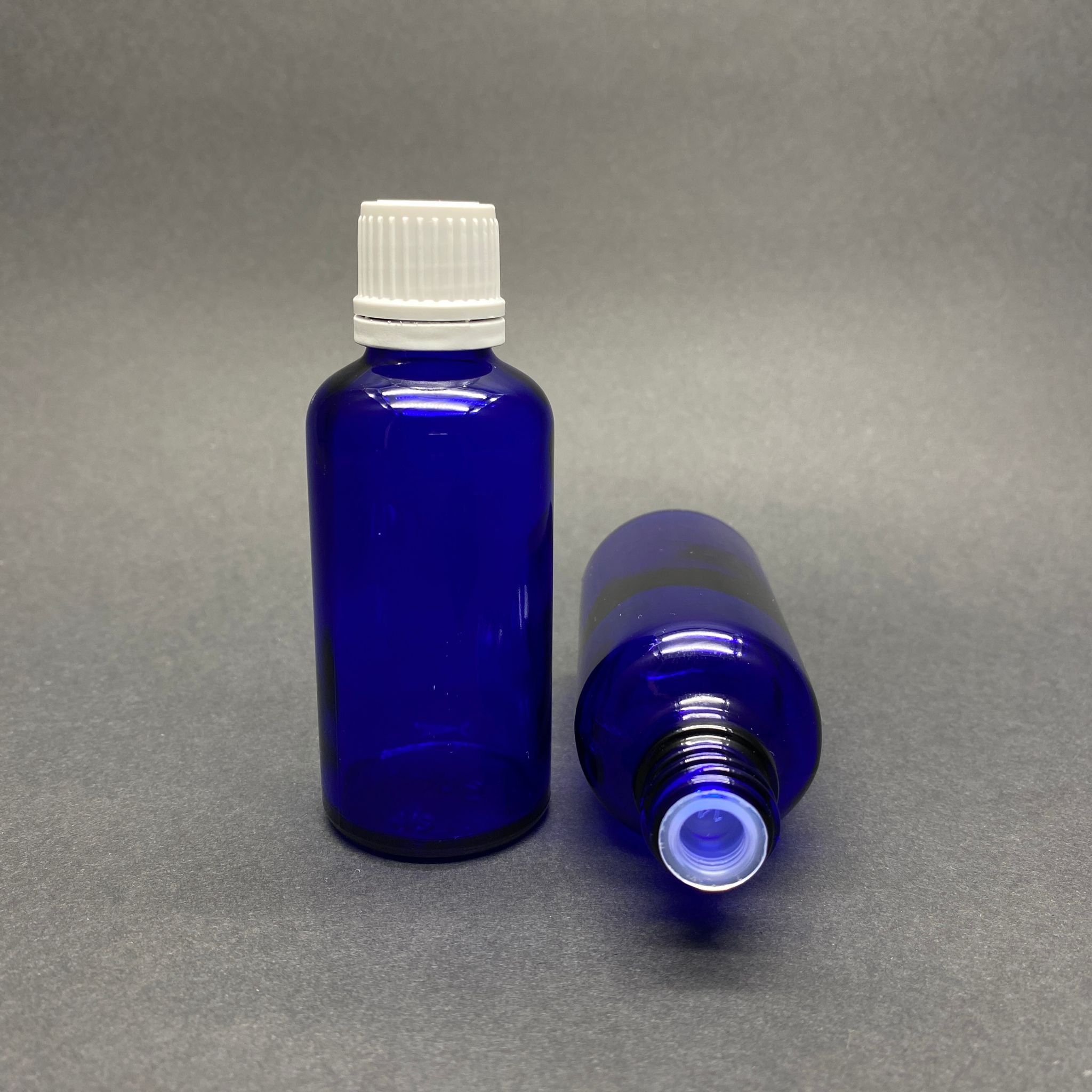 50 Cc Mavi Beyaz Kilit Kapaklı - Kör Tıpalı Cam Şişe - 50 Ml Mavi Kilitli Kapaklı Kör Tıpalı Cam Şişe
