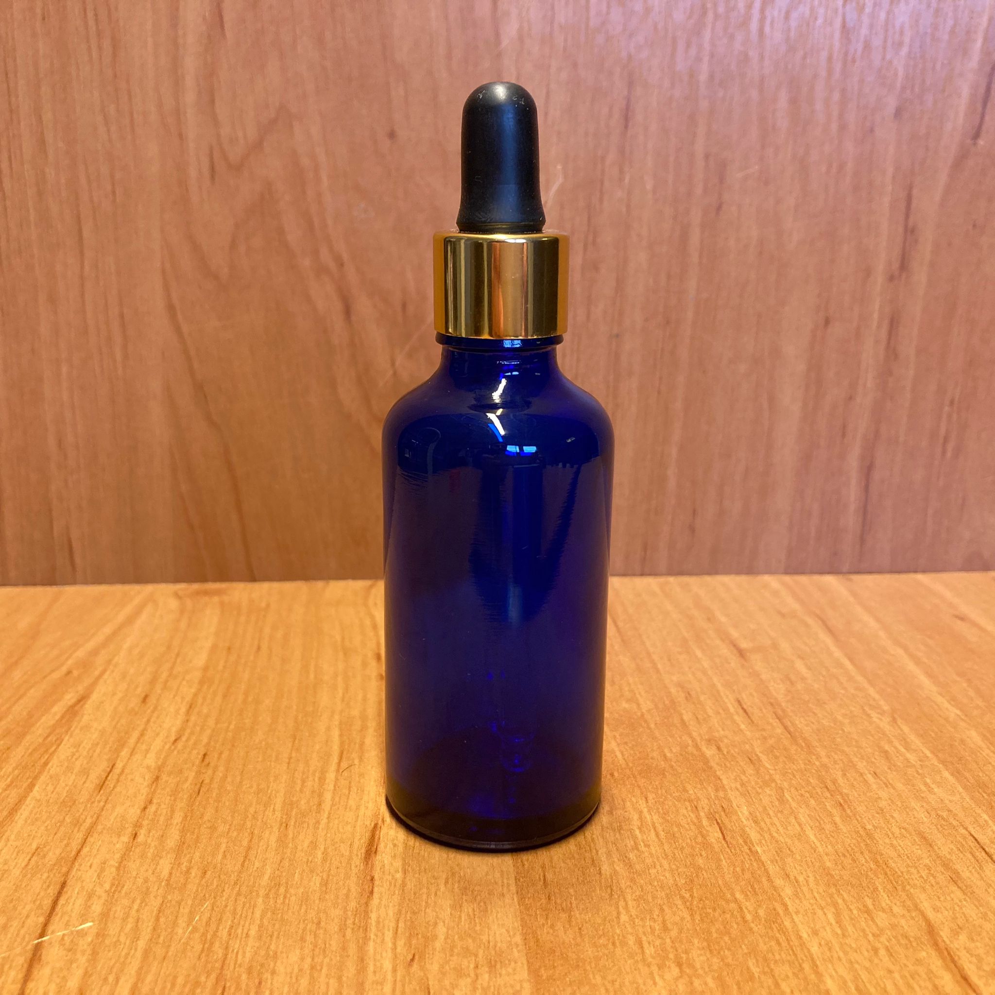 50 Cc Mavi Cam Damlalıklı Şişe - Siyah Emzik - Gold Metalik Kapak - 50 Ml Mavi Cam Damlalıklı Şişe