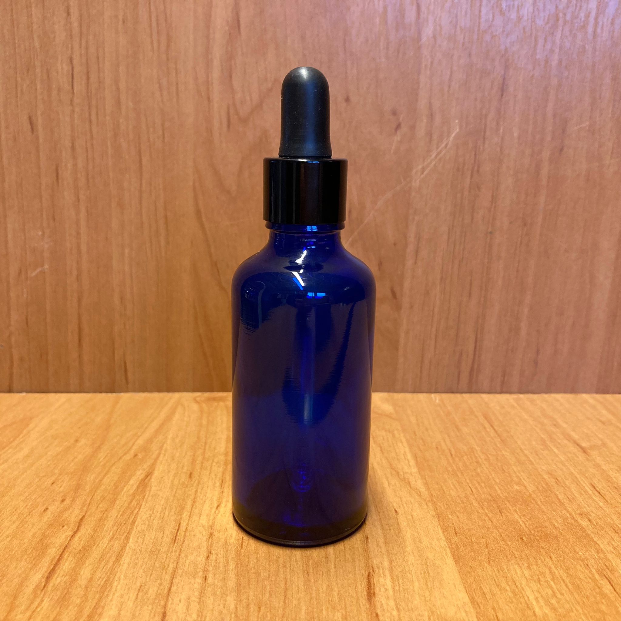 50 Cc Mavi Cam Damlalıklı Şişe - Siyah Emzik - Siyah Metalik Kapak - 50 Ml Mavi Cam Damlalıklı Şişe