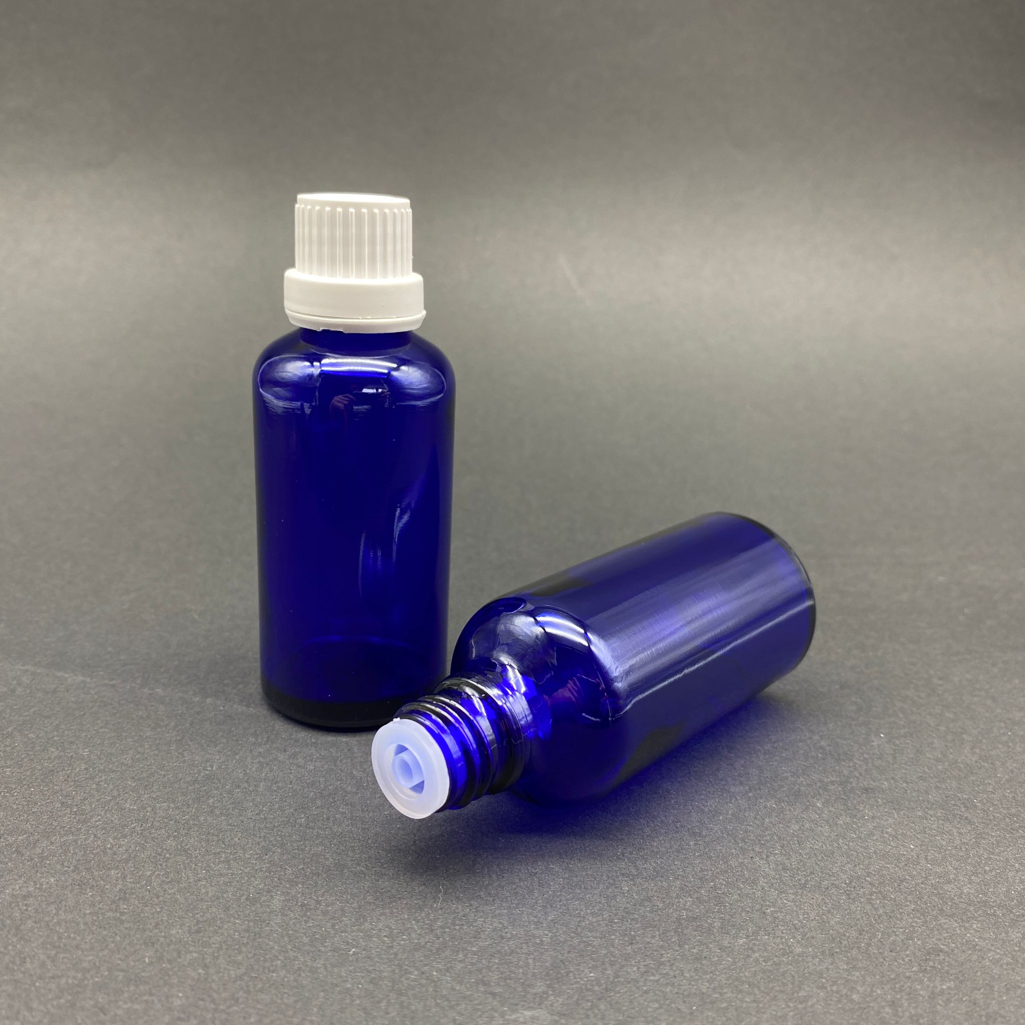 50 Cc Mavi İçten Damlalıklı - Beyaz Kilit Kapaklı Cam Şişe - 50 Ml Mavi Standart İçten Damlalıklı Cam Şişe
