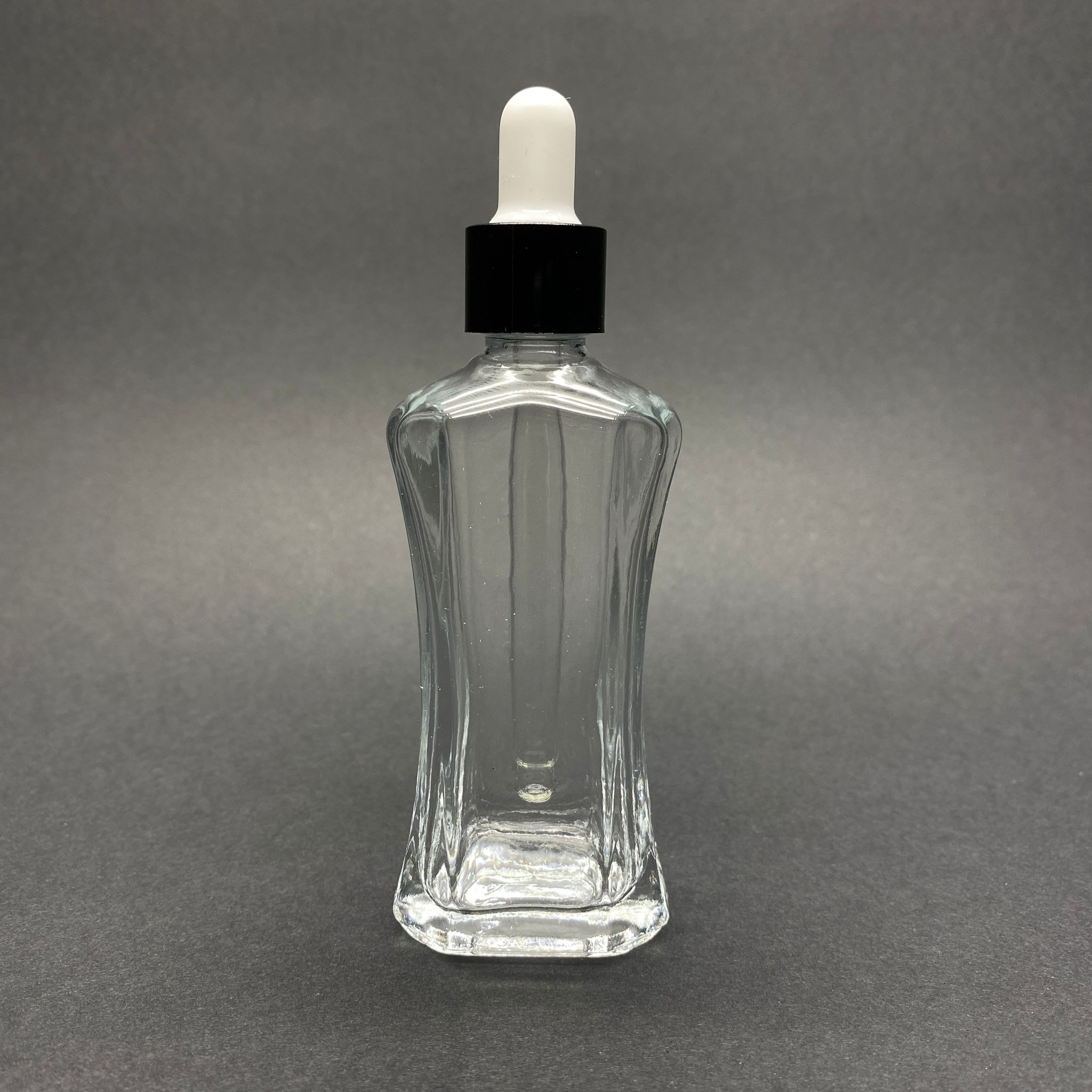 50 Cc Milano Model Cam Damlalıklı Şişe - Beyaz Emzik - Siyah Metal Kapak - 50 Ml Lüks Cam Şişe (Camın Kalınlığı İle İlgili +/- 5 Ml Tolerans Olabilir)
