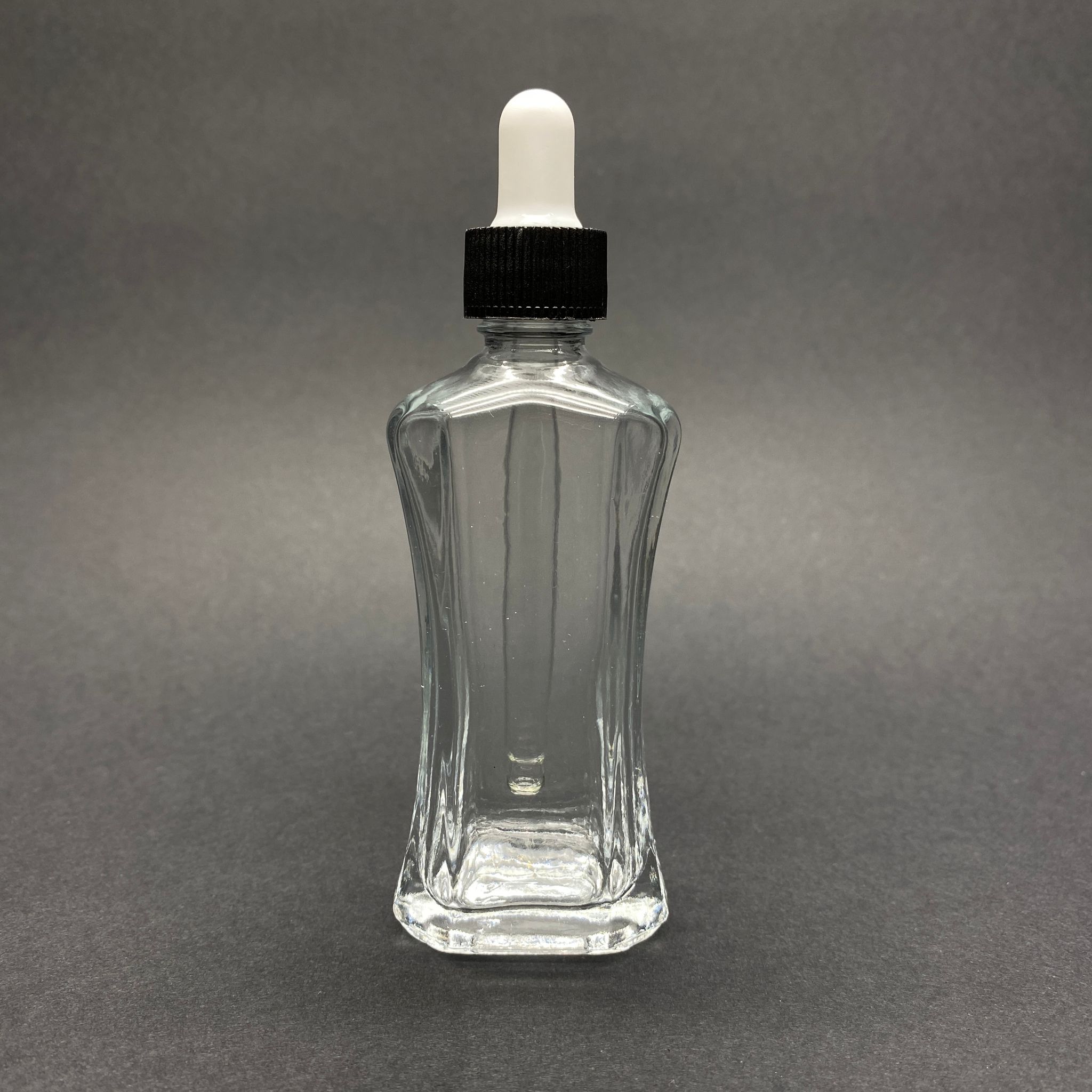 50 Cc Milano Model Cam Damlalıklı Şişe - Beyaz Emzik - Siyah Plastik Kapak - 50 Ml Lüks Cam Şişe (Camın Kalınlığı İle İlgili +/- 5 Ml Tolerans Olabilir)