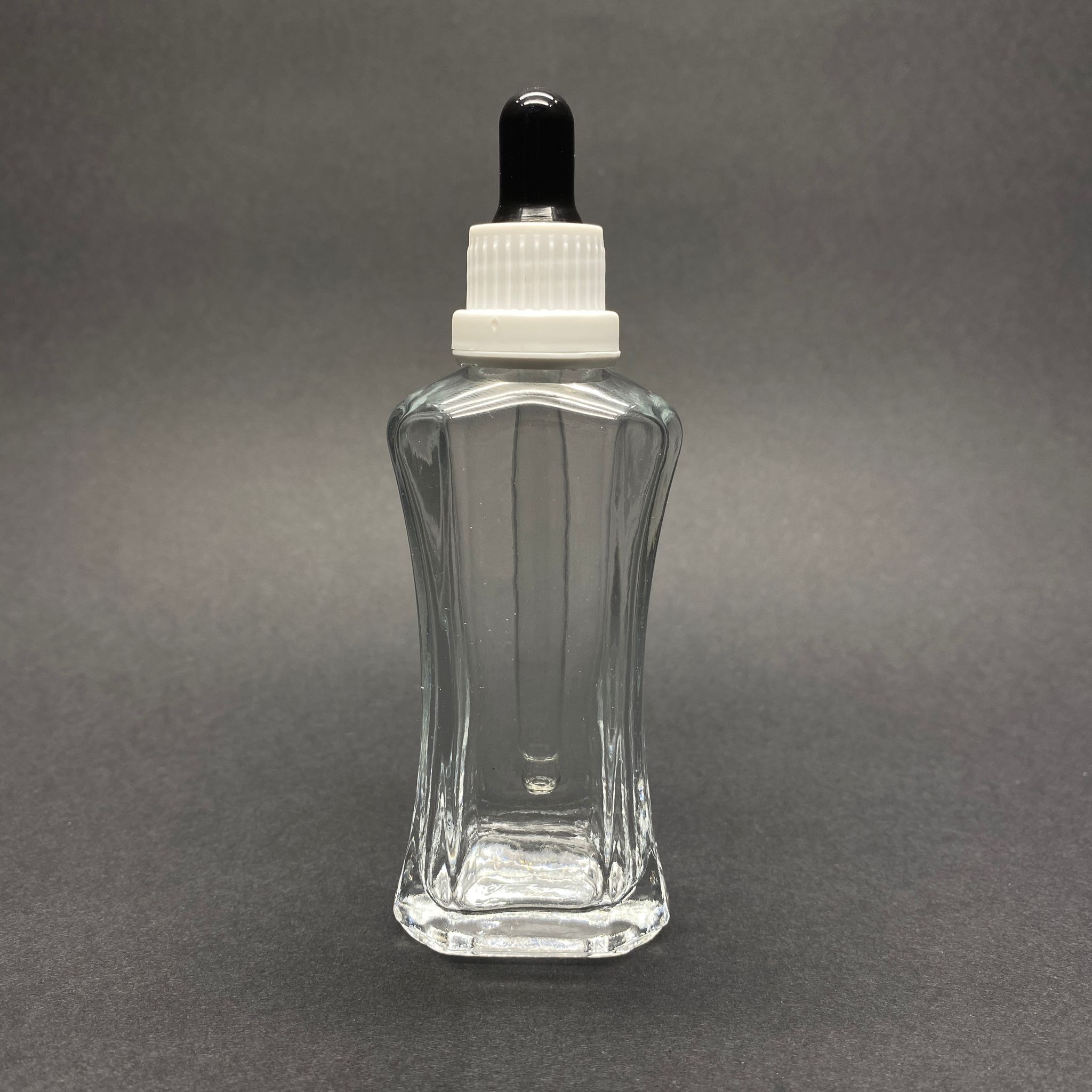 50 Cc Milano Model Cam Damlalıklı Şişe - Siyah Emzik - Kilitli Beyaz Plastik Kapak - 50 Ml Lüks Cam Şişe (Camın Kalınlığı İle İlgili +/- 5 Ml Tolerans Olabilir)