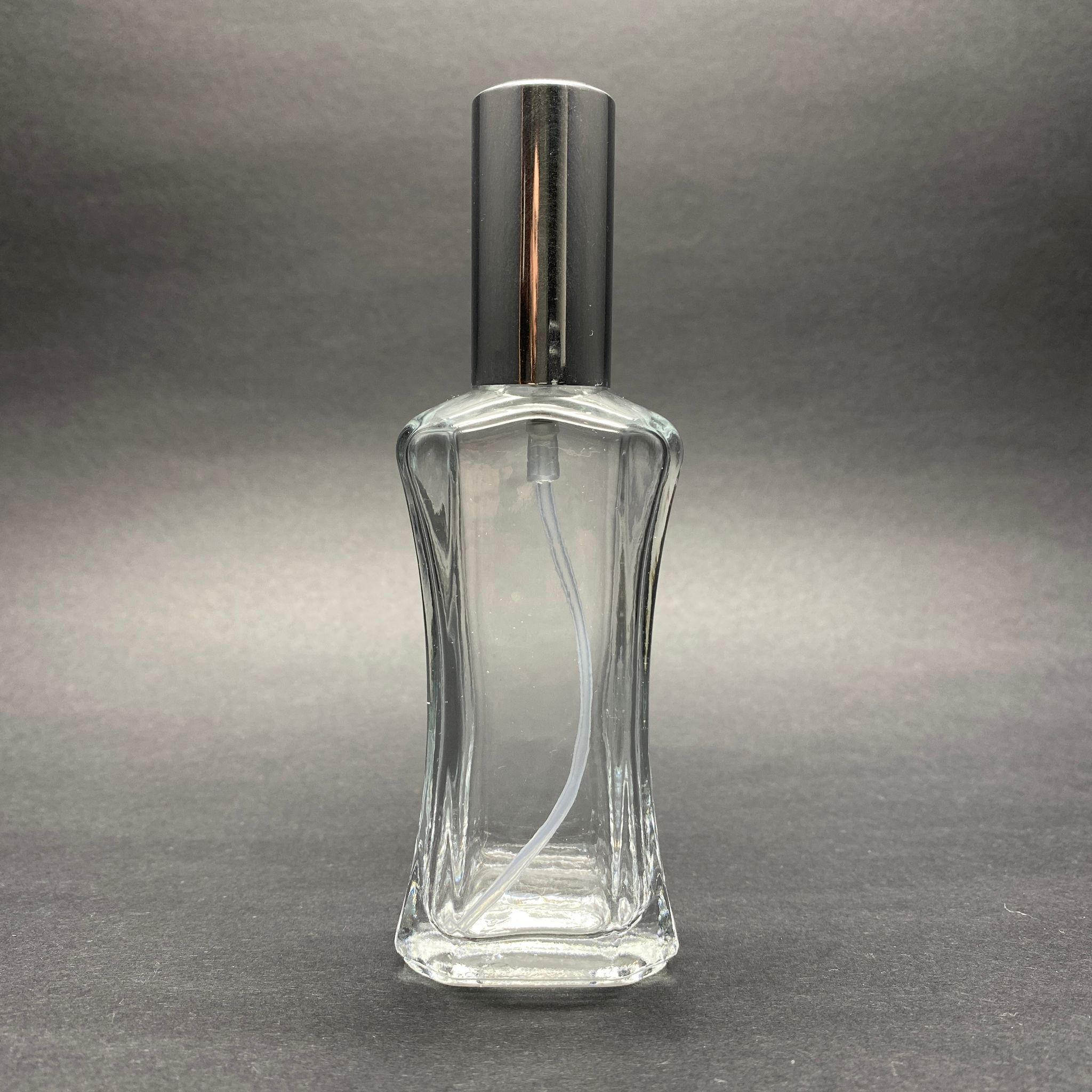 50 Cc Milano Model Cam Şişe - Gümüş Metal Kapak - Beyaz Spreyli - 50 Ml Lüks Parfüm Şişesi (Camın Kalınlığı İle İlgili +/- 5 Ml Tolerans Olabilir)