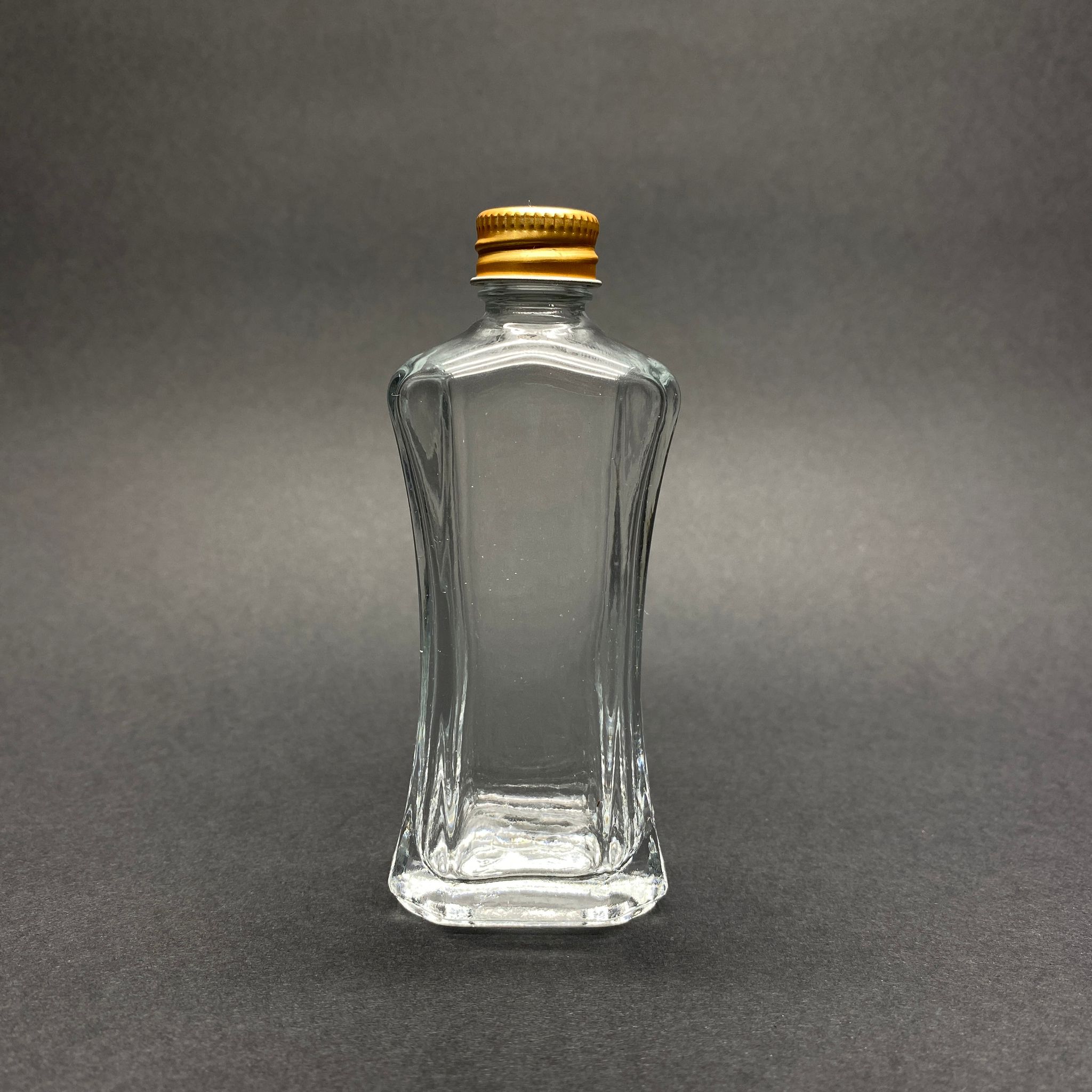 50 Cc Milano Model Cam Şişe - Metal Gold Kapaklı - 50 Ml Lüks Cam Şişe (Camın Kalınlığı İle İlgili +/- 5 Ml Tolerans Olabilir)