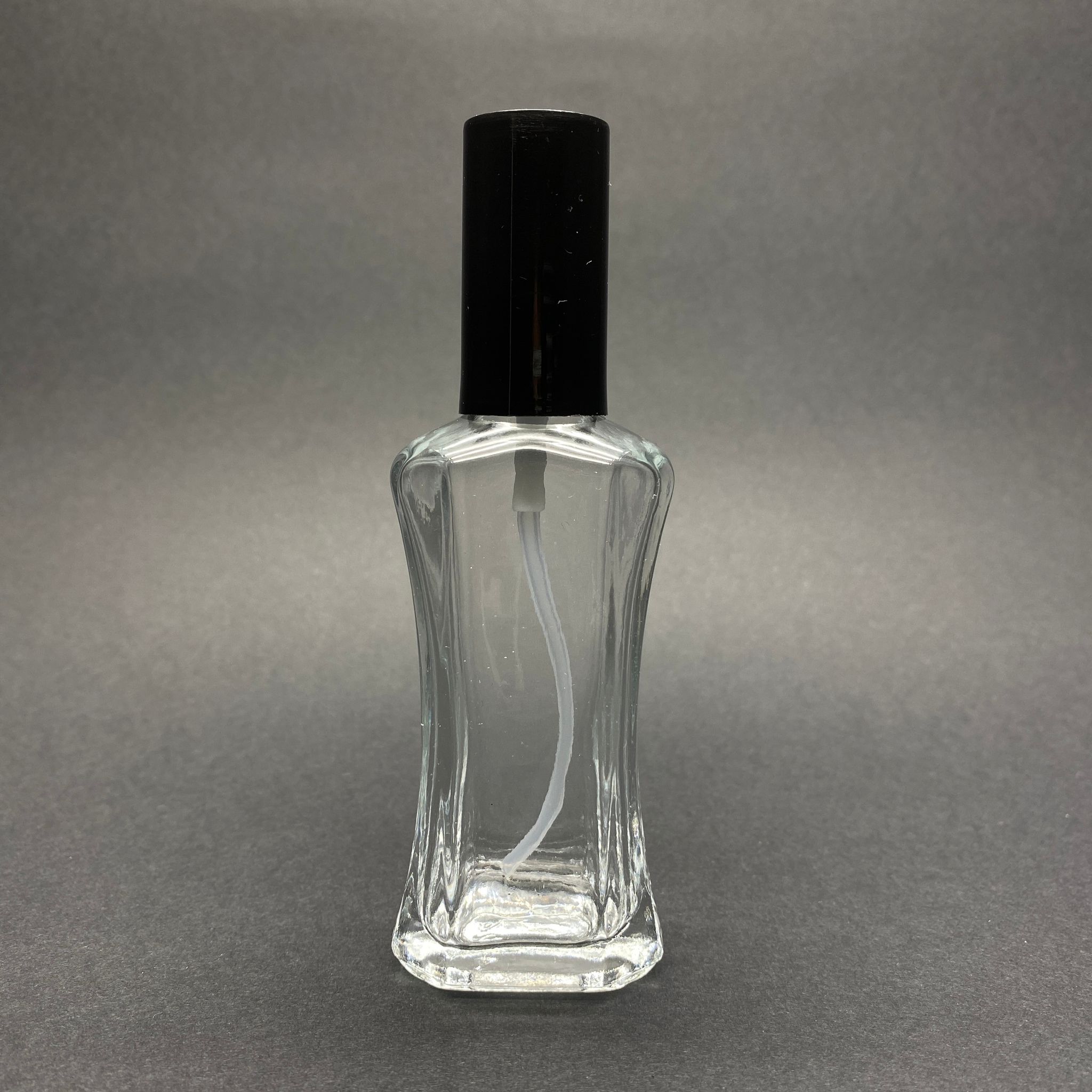 50 Cc Milano Model Cam Şişe - Siyah Plastik Kapak - Siyah Spreyli - 50 Ml Lüks Parfüm Şişesi (Camın Kalınlığı İle İlgili +/- 5 Ml Tolerans Olabilir)