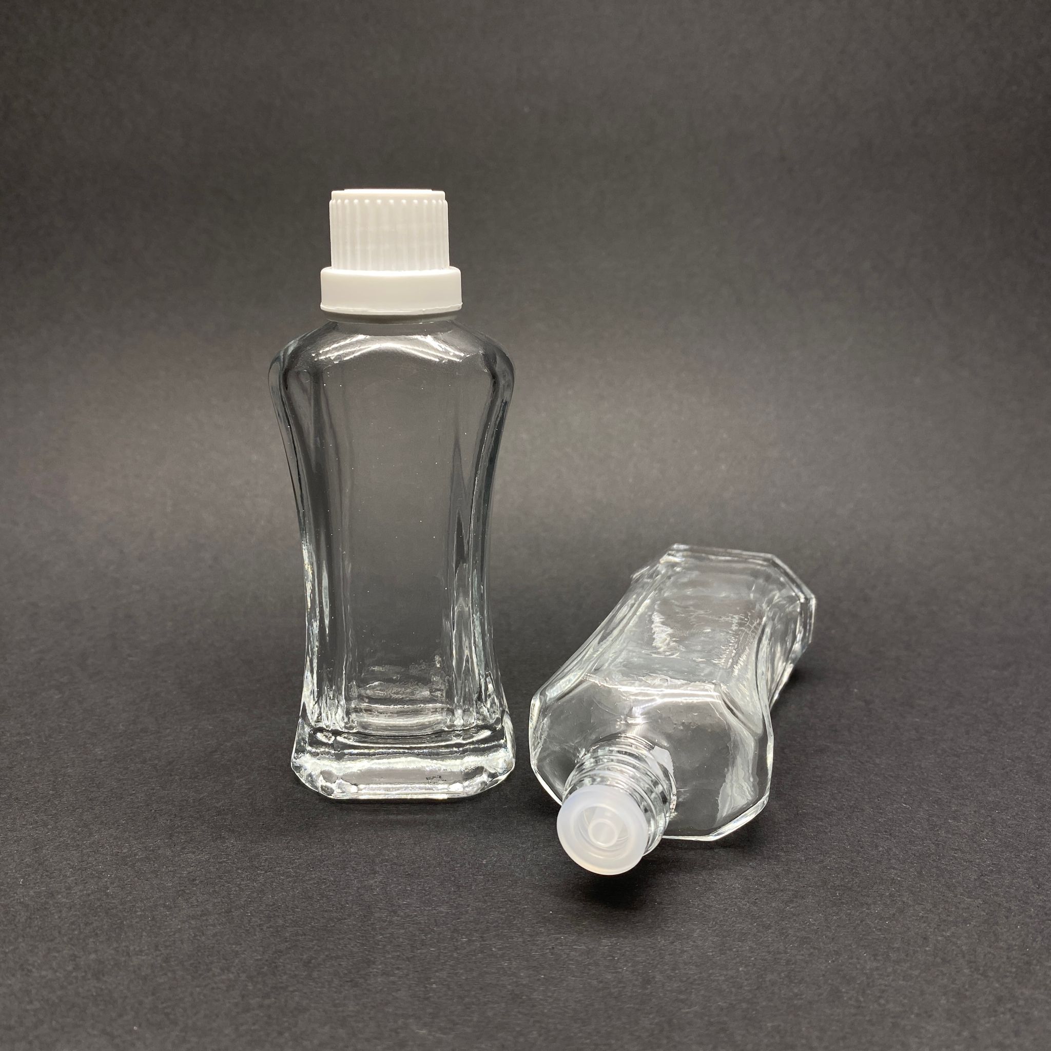 50 Cc Milano Model İçten Damlalıklı - Tıpalı - Cam Şişe - Beyaz Kilitli Kapaklı Cam Şişe - 50 Ml Lüks  Cam Şişe (Camın Kalınlığı İle İlgili +/- 5 Ml Tolerans Olabilir)