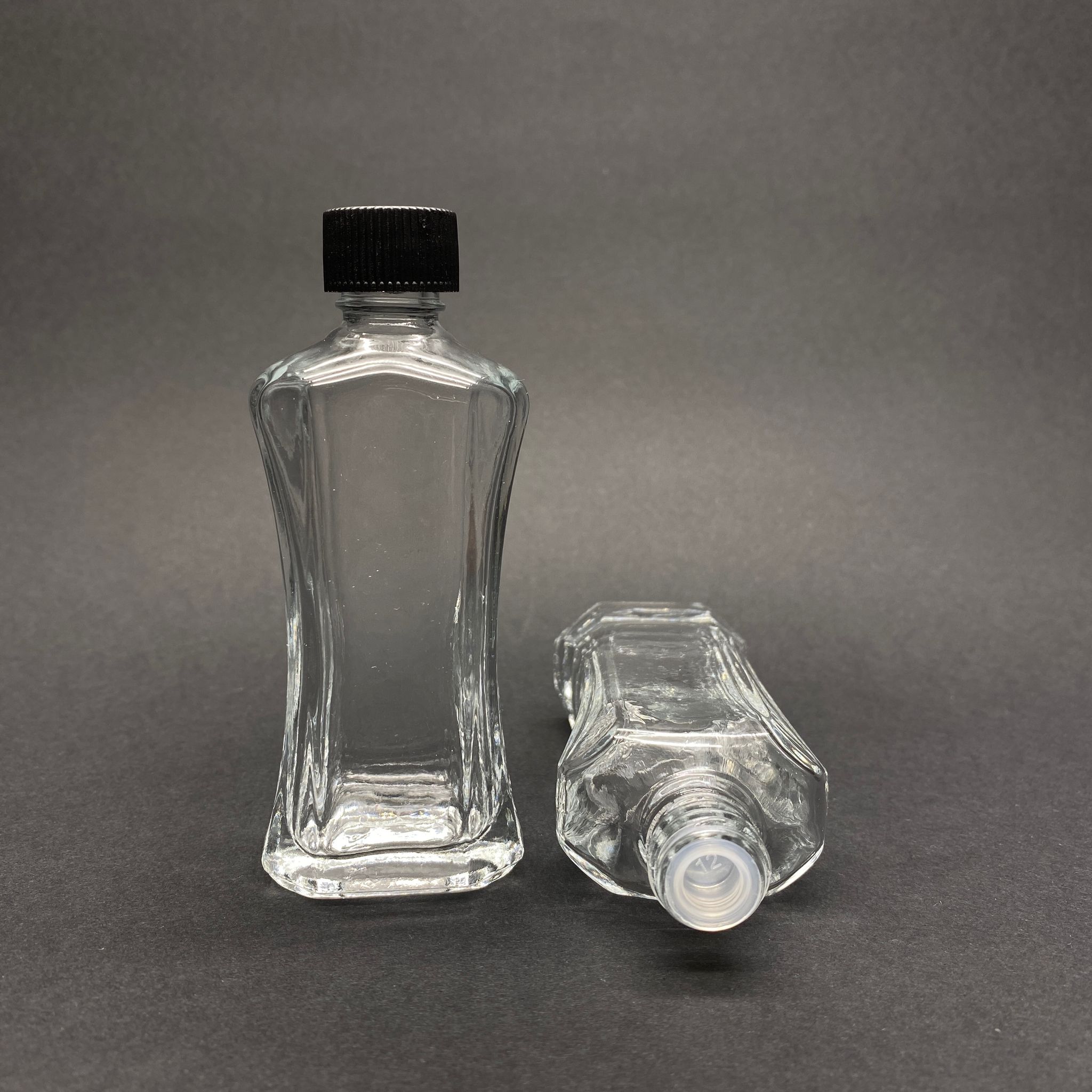 50 Cc Milano Model Siyah Kapaklı Kör Tıpalı Cam Şişe - 50 Ml Siyah Kapaklı Kör Tıpalı Cam Şişe (Camın Kalınlığı İle İlgili +/- 5 Ml Tolerans Olabilir)