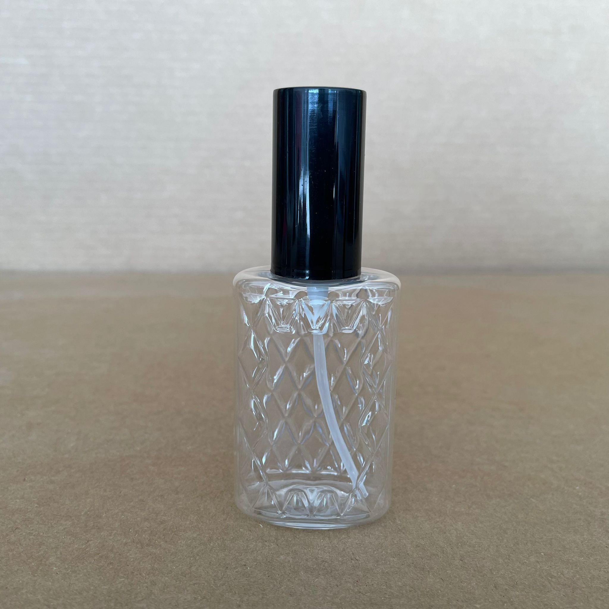 50 Cc Şeffaf Pet Köşeli Parfüm Şişesi - Siyah Spreyli - Siyah Koruma Kapaklı - 50 Ml Plastik Parfüm - Kolonya Şişesi
