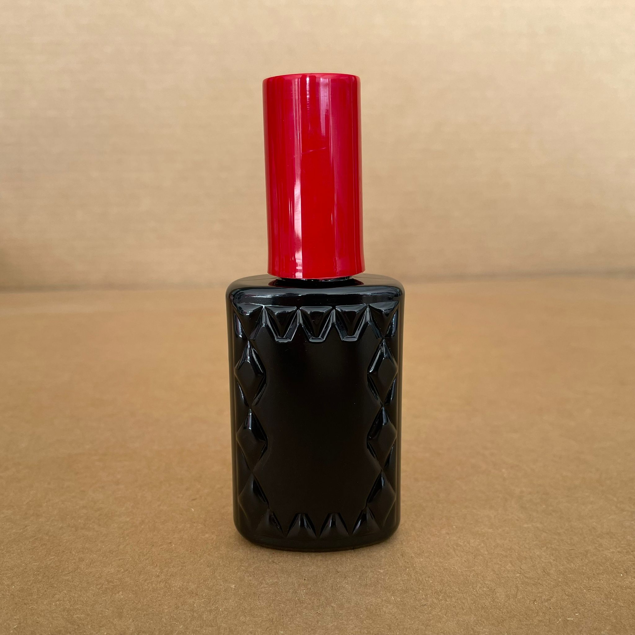 50 Cc Siyah Pet Köşeli Parfüm Şişesi - Siyah Spreyli - Kırmızı Koruma Kapaklı - 50 Ml Plastik Parfüm - Kolonya Şişesi