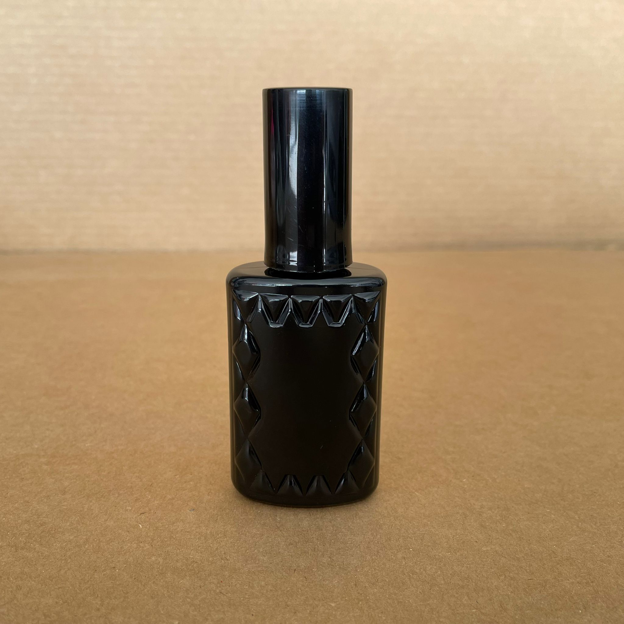 50 Cc Siyah Pet Köşeli Parfüm Şişesi - Siyah Spreyli - Siyah Koruma Kapaklı - 50 Ml Plastik Parfüm - Kolonya Şişesi