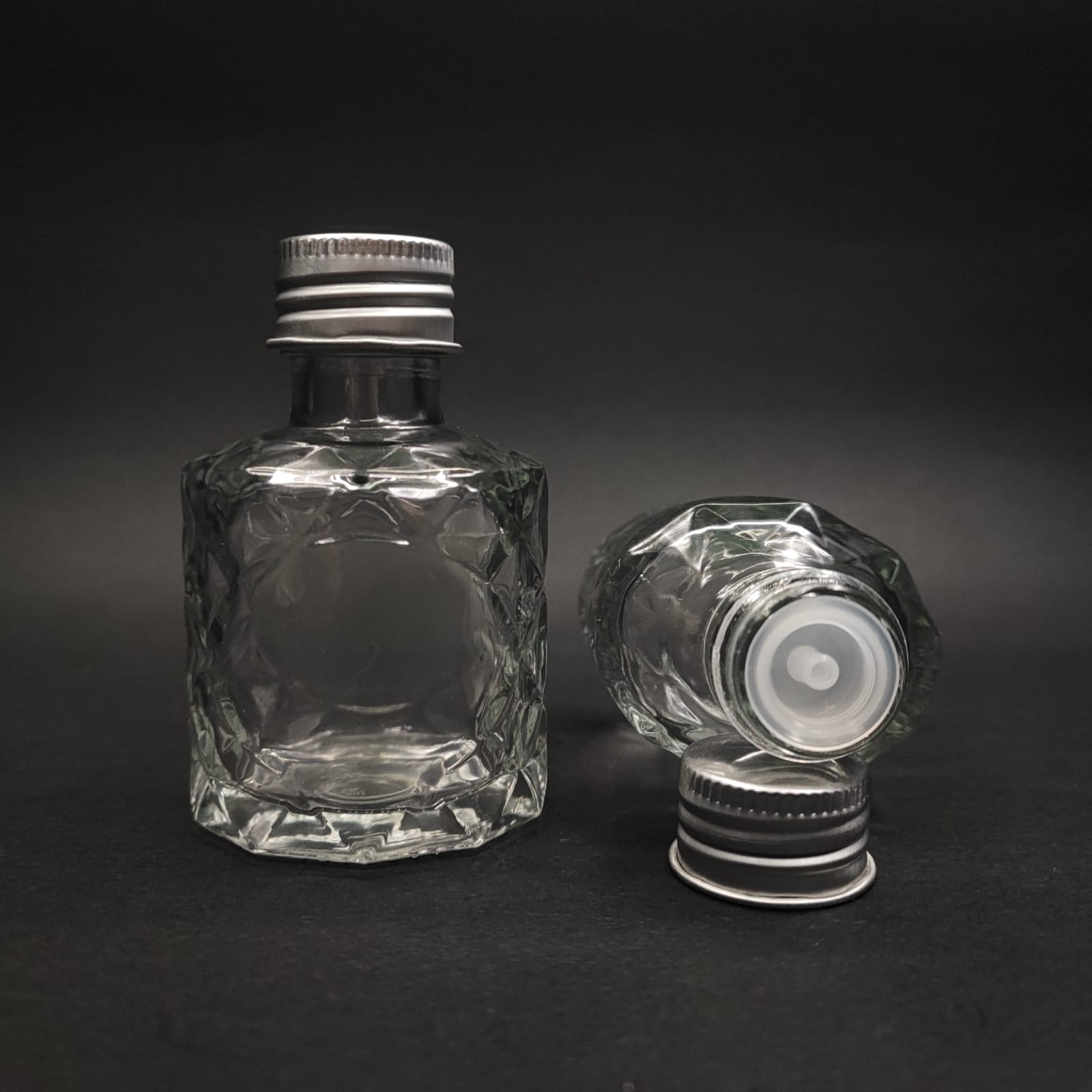 50 Cc Velora Cam Şişe - Gümüş Kapaklı + Kolonya Tıpalı - 50 Ml Düğün, Nişan, Söz, Kına, Cenaze, Promosyon İçin Hediyelik Lüx Kolonya Şişeleri