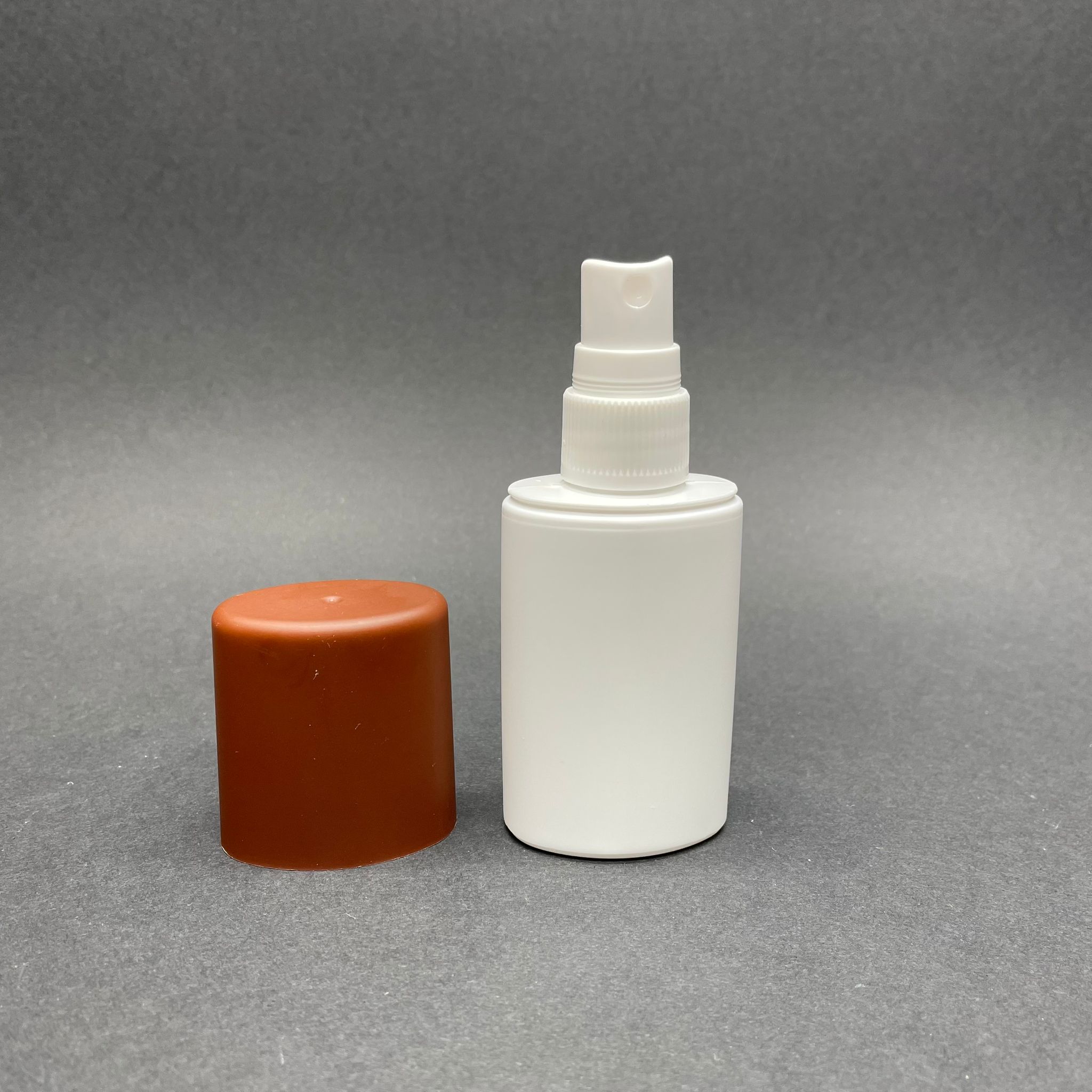 50 Cc Yassı Beyaz Plastik Şişe Spreyli Kahverengi Kapaklı - 50 Ml Yassı Polietlin Şişe Spreyli Koruma Kapaklı