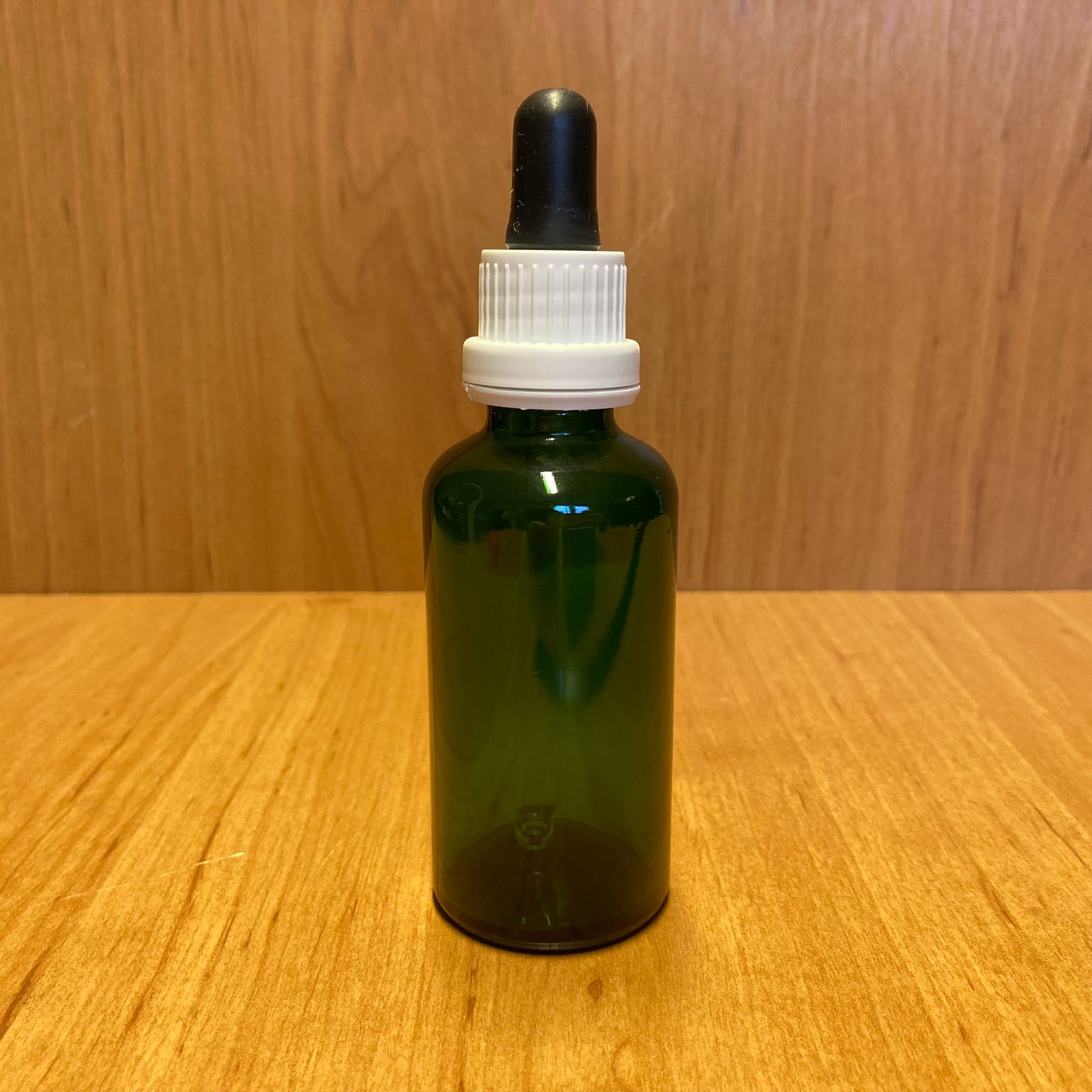 50 Cc Yeşil Cam Damlalıklı Şişe - Siyah Emzik - Beyaz Plastik Kilitli Kapak - 50 Ml Yeşil Cam Damlalıklı Şişe