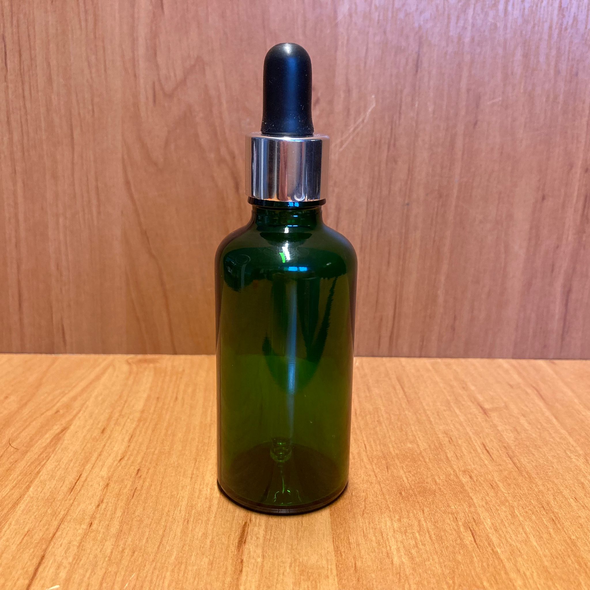 50 Cc Yeşil Cam Damlalıklı Şişe - Siyah Emzik - Gümüş Metalik Kapak - 50 Ml Yeşil Cam Damlalıklı Şişe
