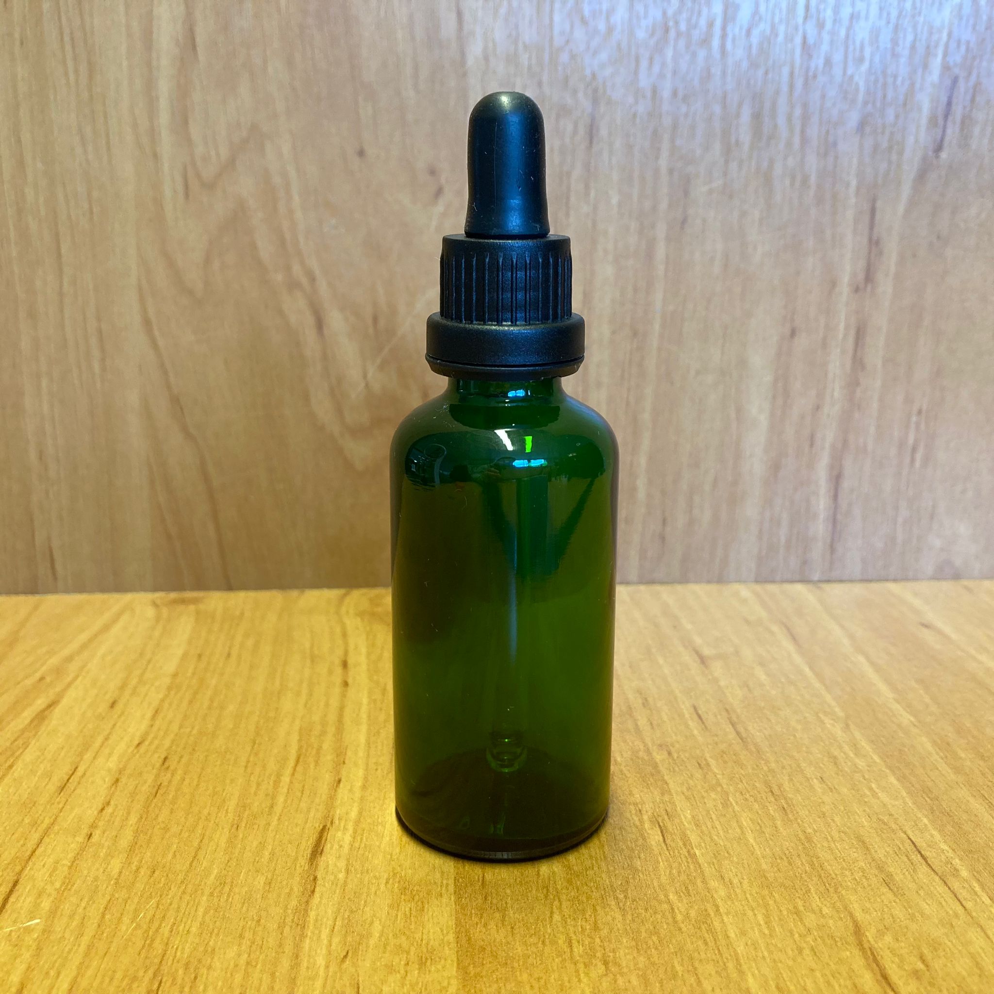 50 Cc Yeşil Cam Damlalıklı Şişe - Siyah Emzik - Siyah Plastik Kilitli Kapak - 50 Ml Yeşil Cam Damlalıklı Şişe