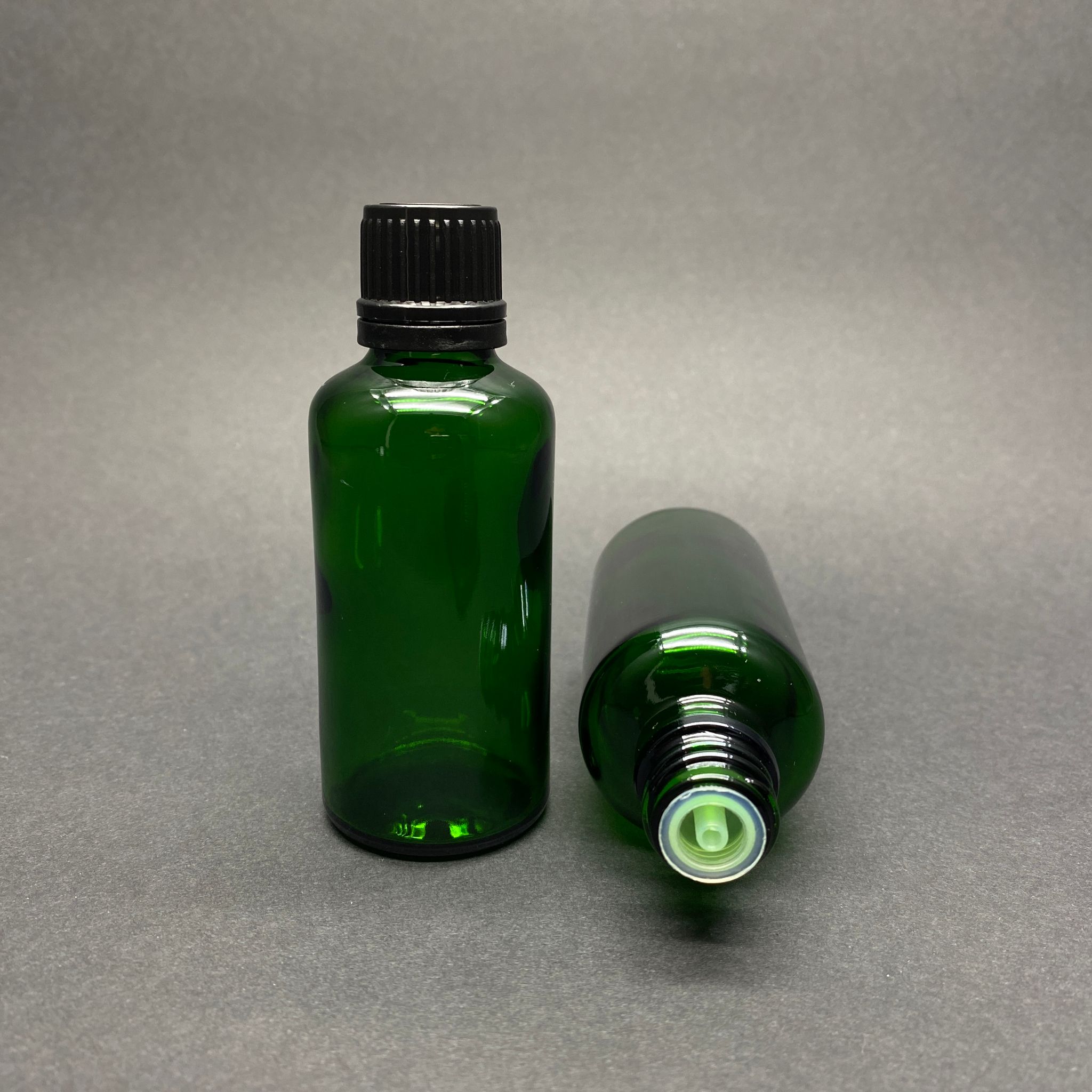 50 Cc Yeşil İçten Damlalıklı (Opsiyonel Damlalık) - Siyah Kilitli Kapaklı Cam Şişe - 50 Ml Kolonya Tıpalı Cam Şişe