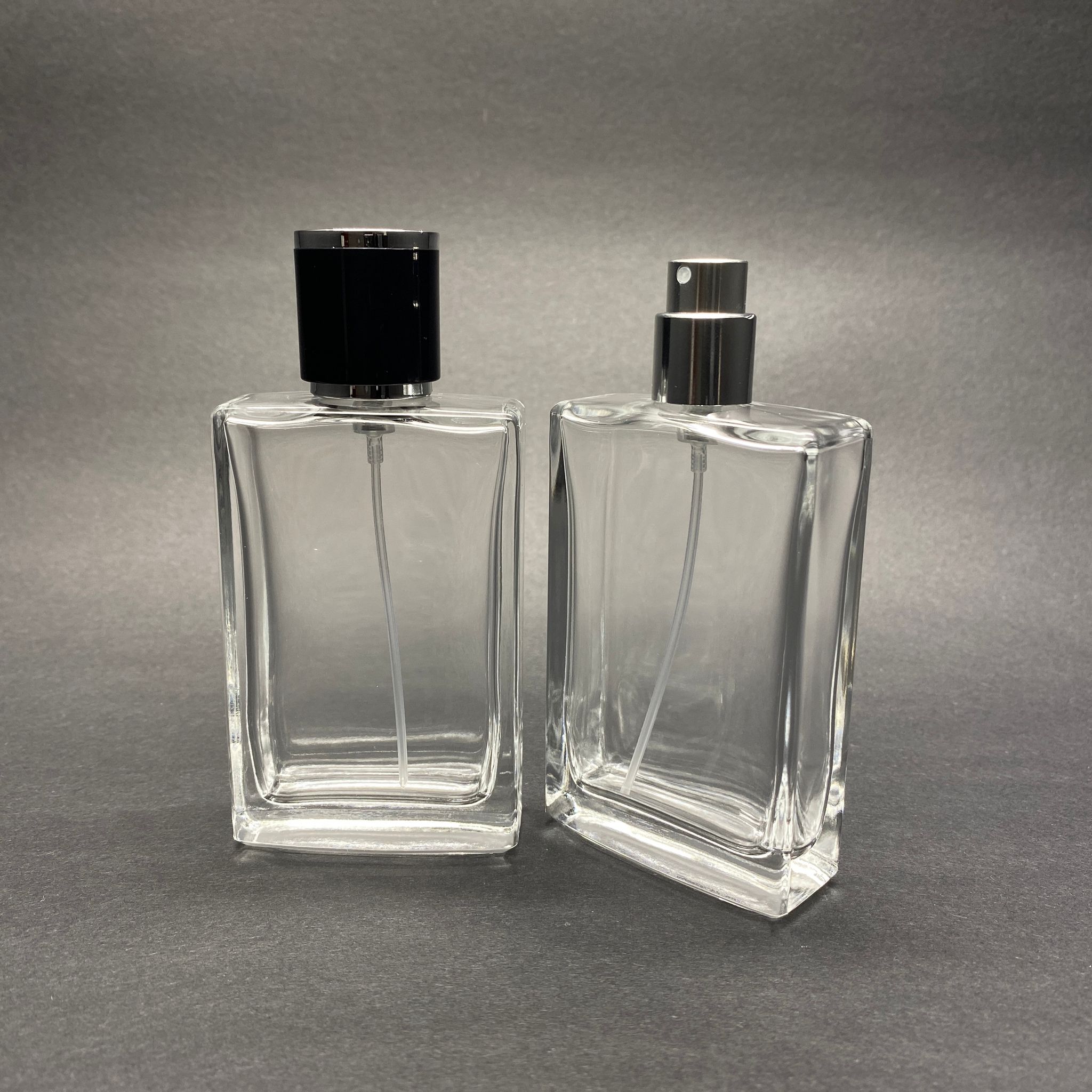 50 Ml Dikdörtgen Model Sossa Parfüm Şişesi - Gümüş Metal Spreyli + Gümüş Siyah Kapaklı (Ağız 15 Mm Geçme Kolay Kapama)