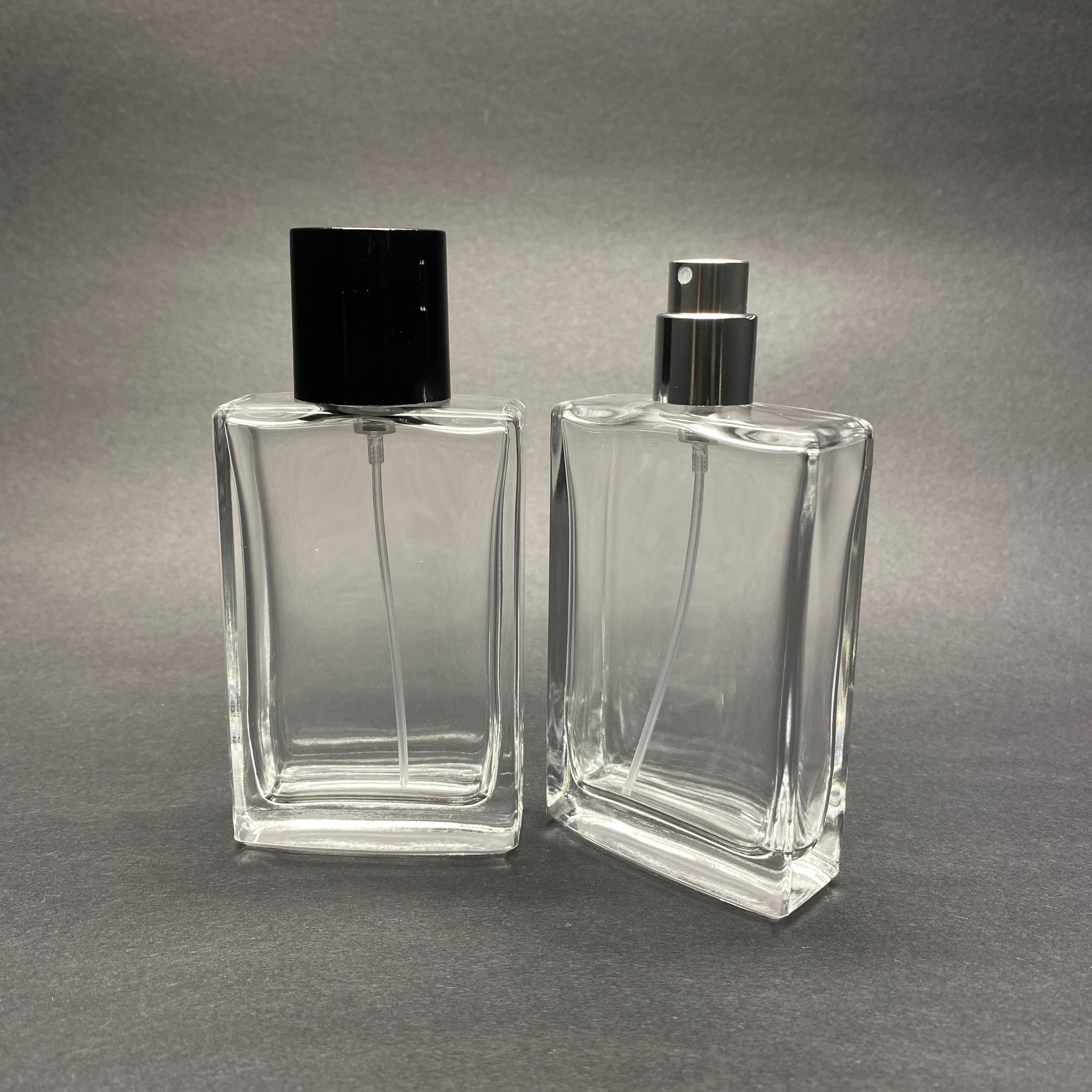 50 Ml Dikdörtgen Model Sossa Parfüm Şişesi - Gümüş Metal Spreyli + Siyah Kapaklı (Ağız 15 Mm Geçme Kolay Kapama)