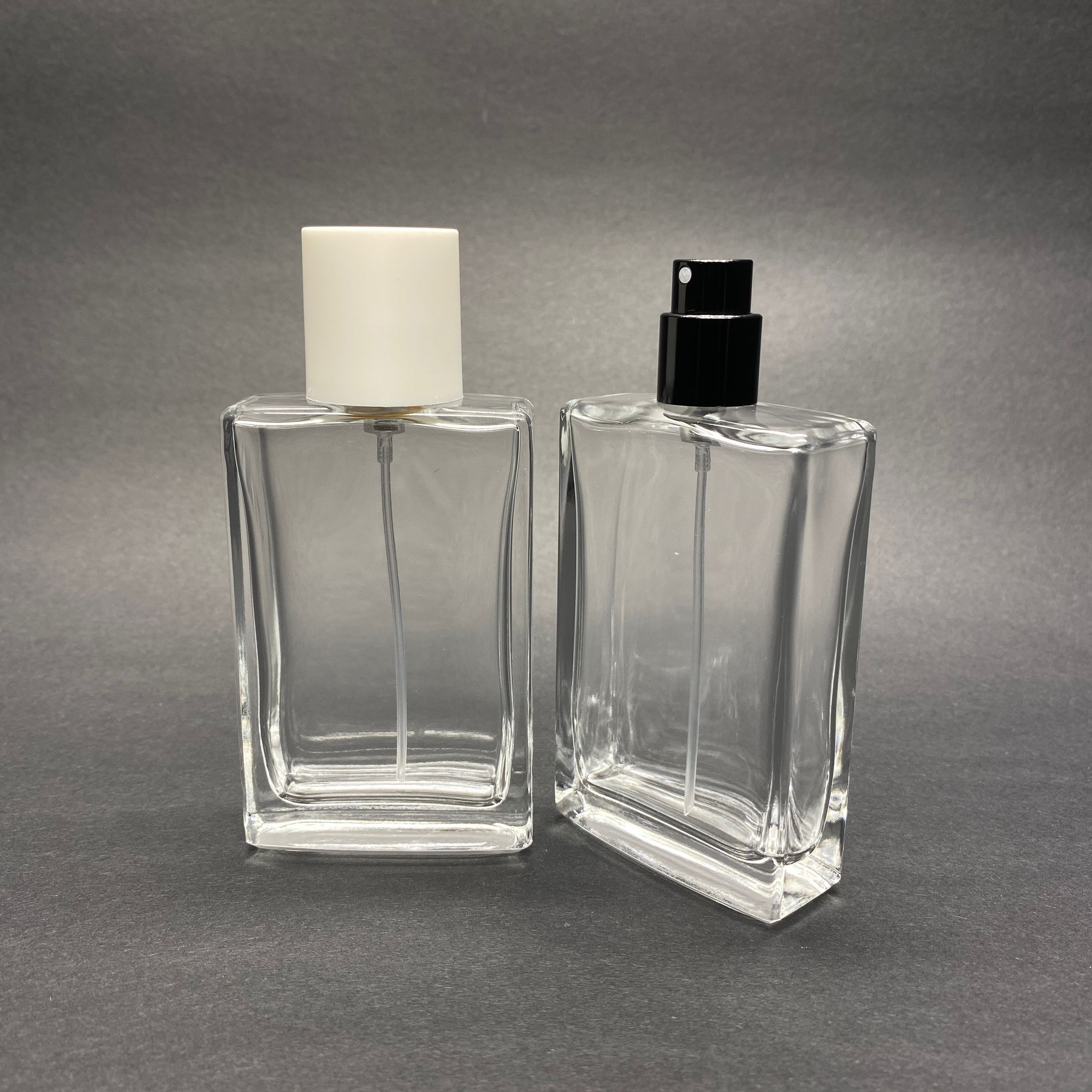 50 Ml Dikdörtgen Model Sossa Parfüm Şişesi - Siyah Metal Spreyli + Beyaz Kapaklı (Ağız 15 Mm Geçme Kolay Kapama)
