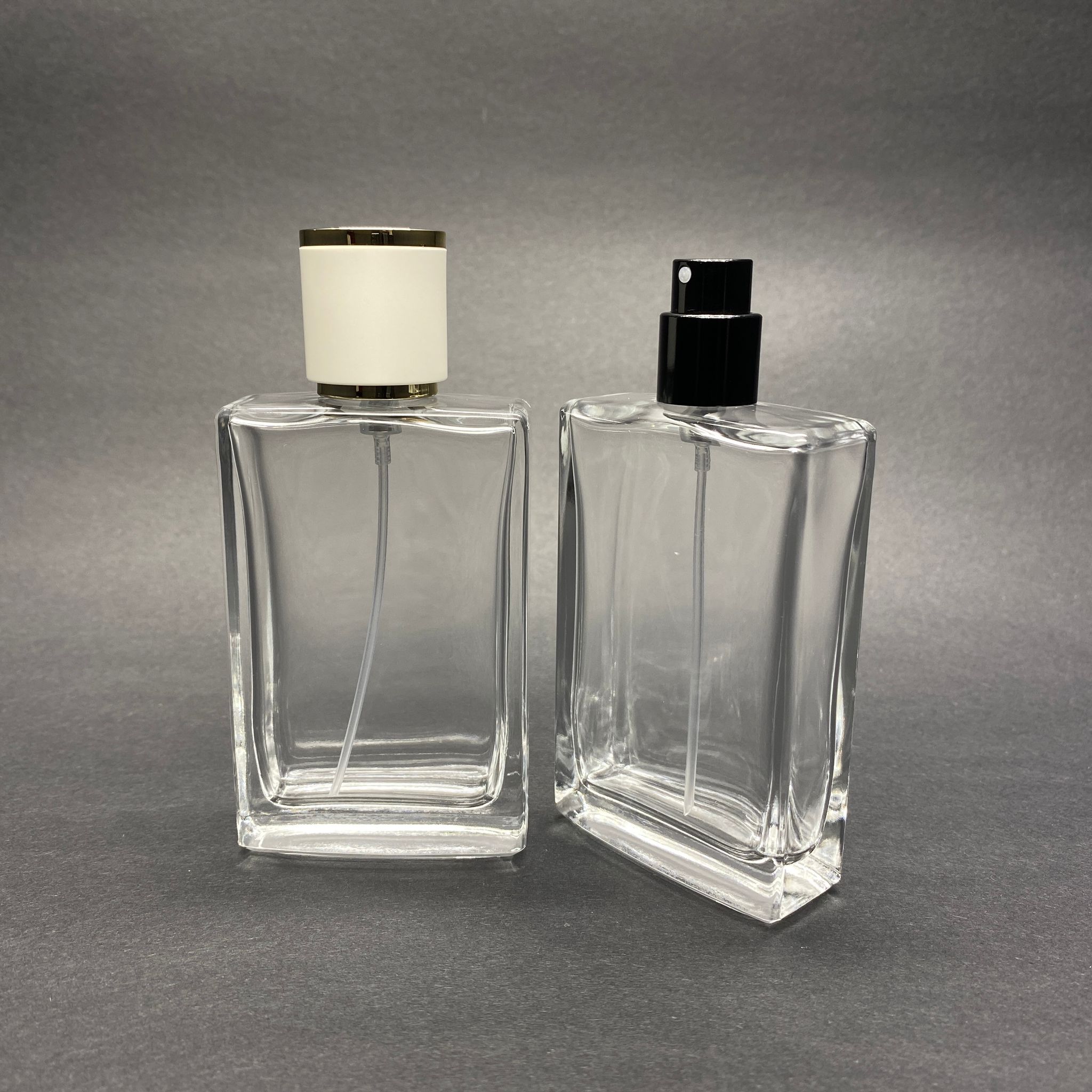 50 Ml Dikdörtgen Model Sossa Parfüm Şişesi - Siyah Metal Spreyli + Gold Beyaz Kapaklı (Ağız 15 Mm Geçme Kolay Kapama)