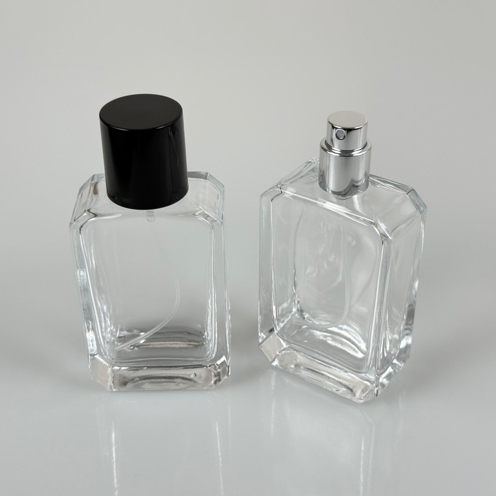 50 Ml Köşeli Model Angel Parfüm Şişesi - Gümüş Metal Spreyli + Siyah Kapaklı (Ağız 15 Mm Geçme Kolay Kapama)