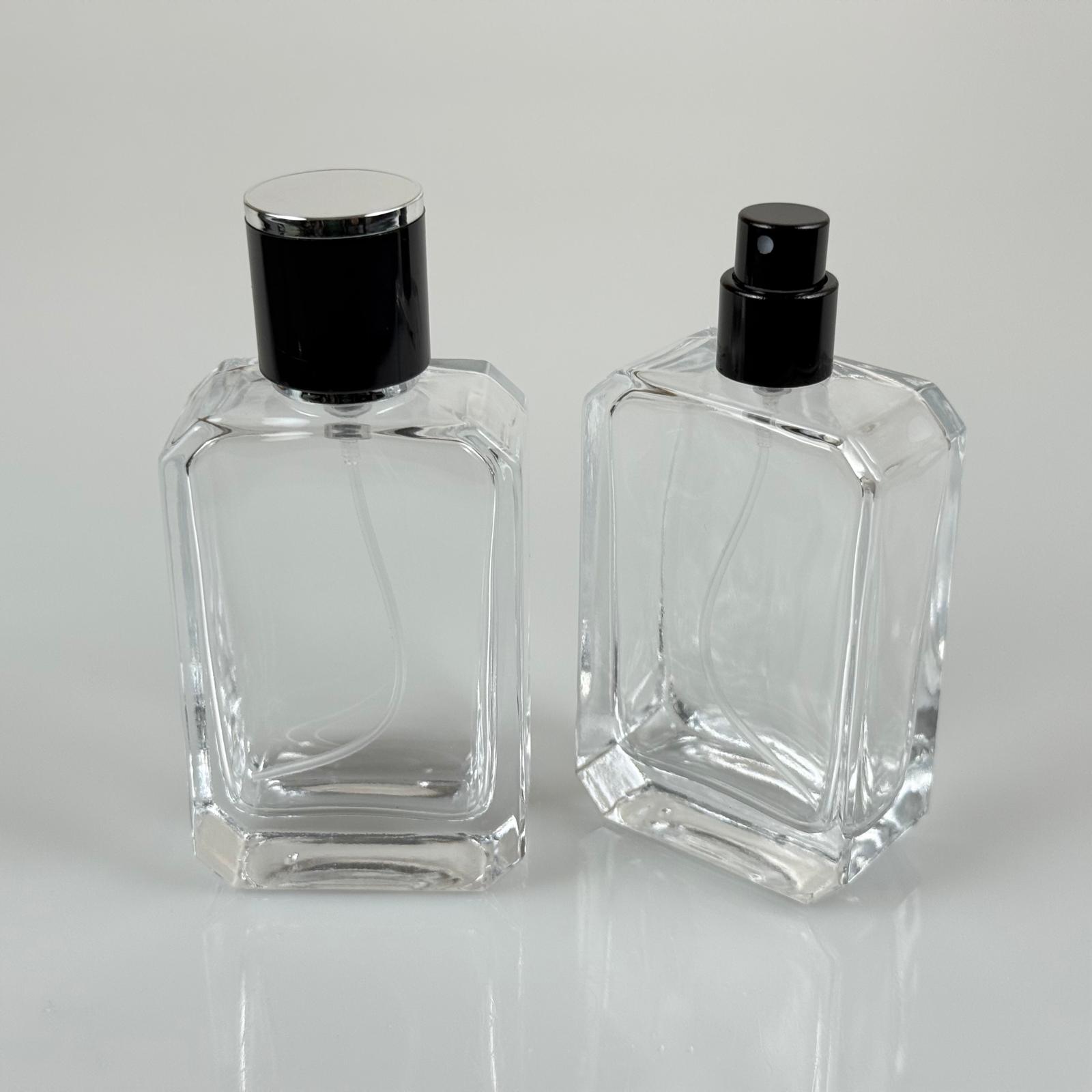 50 Ml Köşeli Model Angel Parfüm Şişesi - Siyah Metal Spreyli + Gümüş Siyah Kapaklı (Ağız 15 Mm Geçme Kolay Kapama)