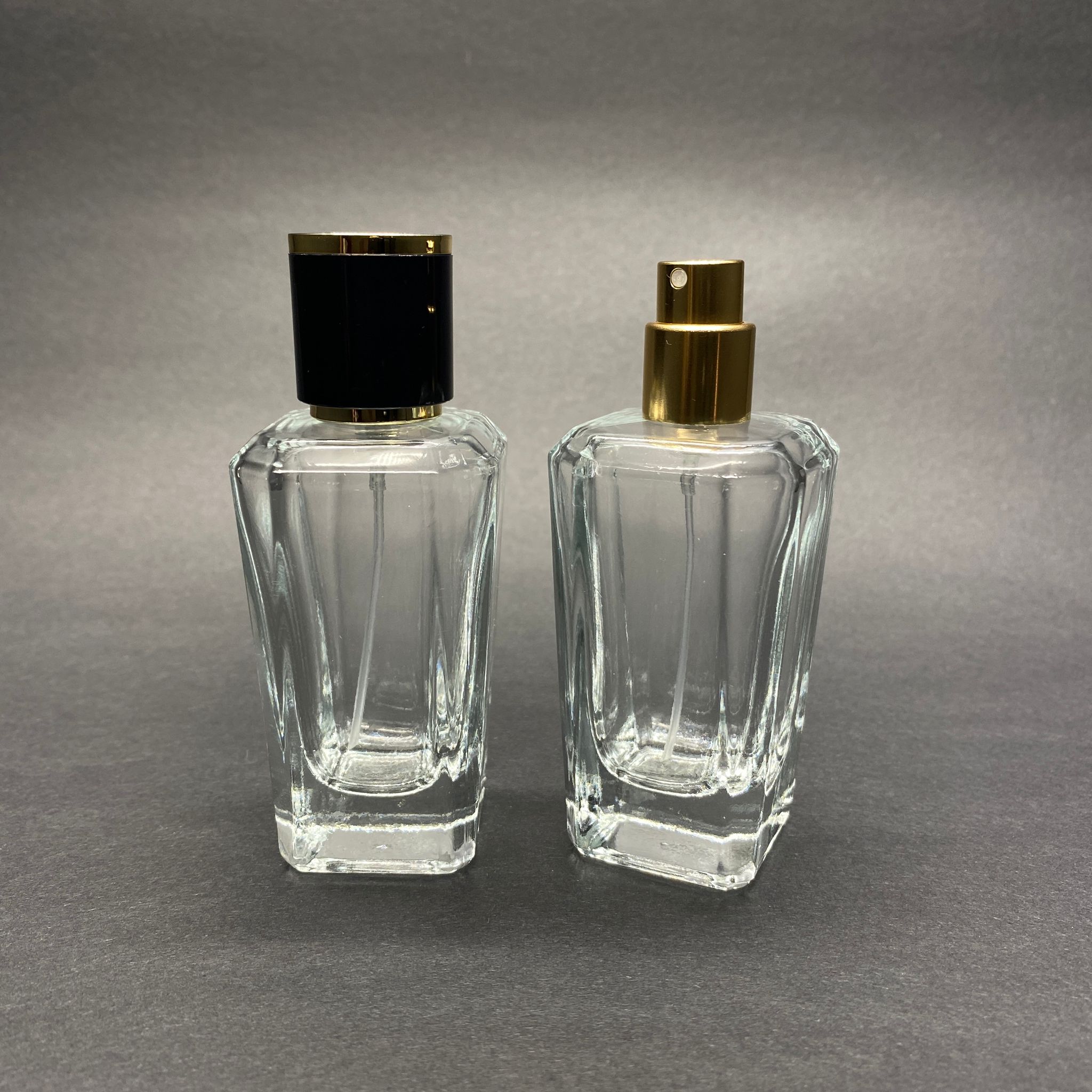 50 Ml Köşeli Model Mira Parfüm Şişesi - Gold Metal Spreyli + Gold Siyah Kapaklı (Ağız 15 Mm Geçme Kolay Kapama)