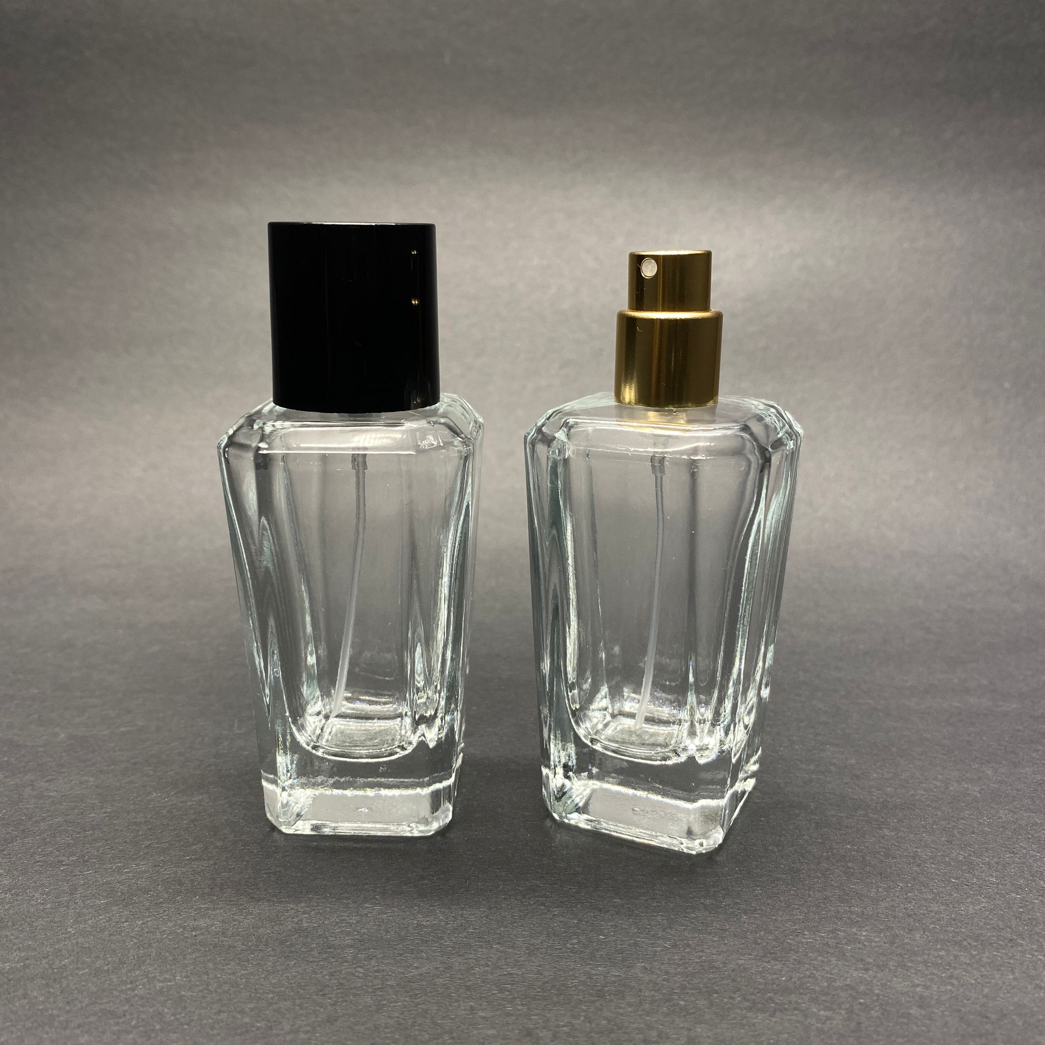 50 Ml Köşeli Model Mira Parfüm Şişesi - Gold Metal Spreyli + Siyah Kapaklı (Ağız 15 Mm Geçme Kolay Kapama)