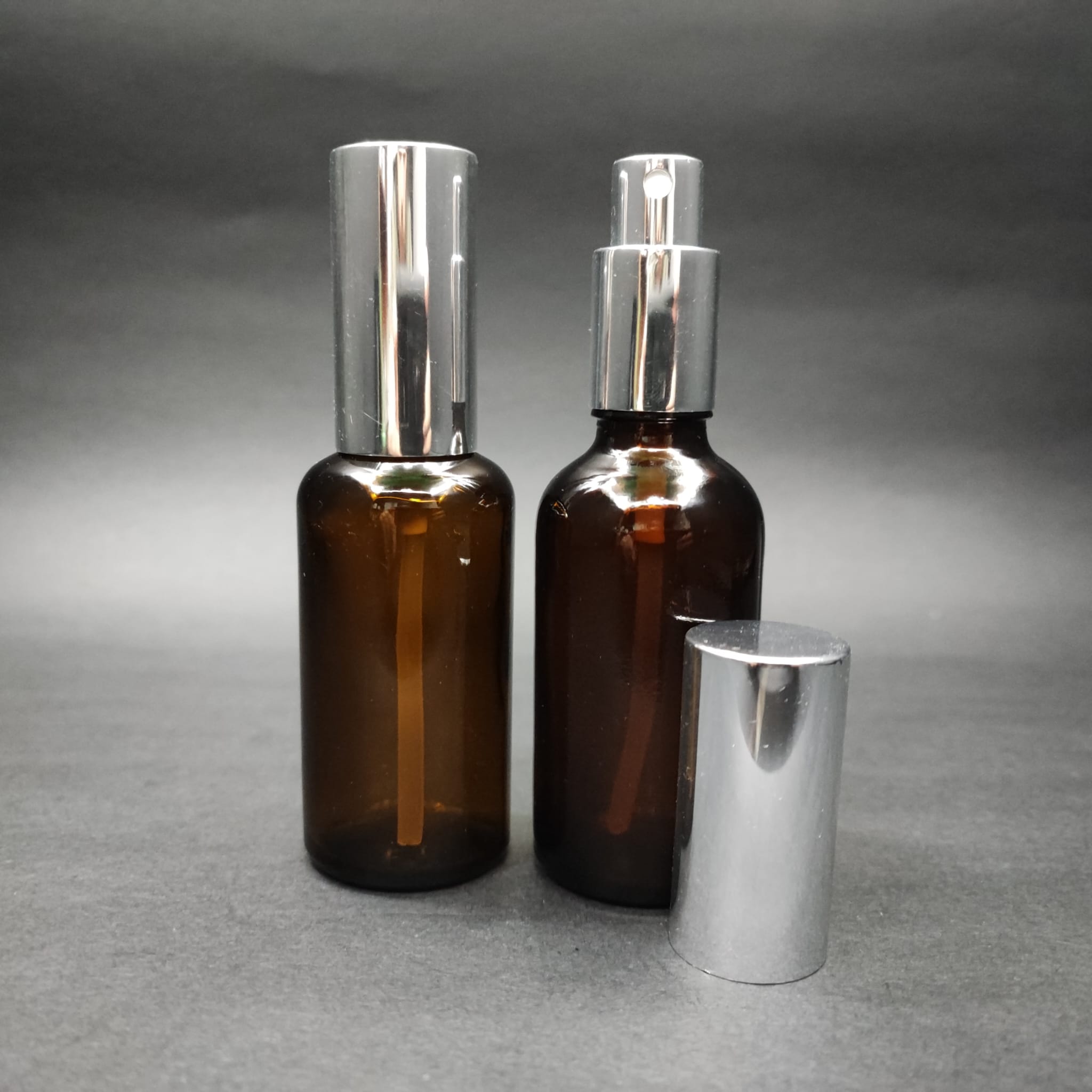 50 Ml Lüks Vidalı Valf Çevirme Parfüm Şişeleri - 50 Cc Amber Cam Şişe - Gümüş Metal Spreyli Kapaklı Set