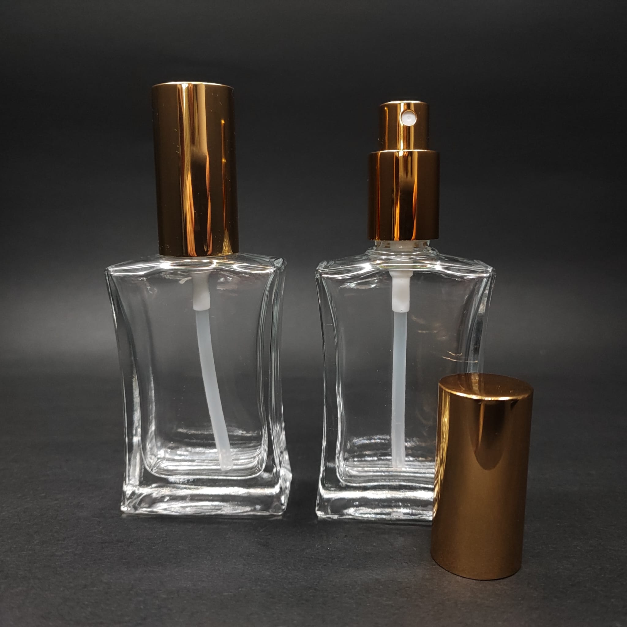 50 Ml Lüks Vidalı Valf Çevirme Parfüm Şişeleri - 50 Cc Köşeli Dikdörtgen Cam Şişe - Gold Metal Spreyli Kapaklı Set