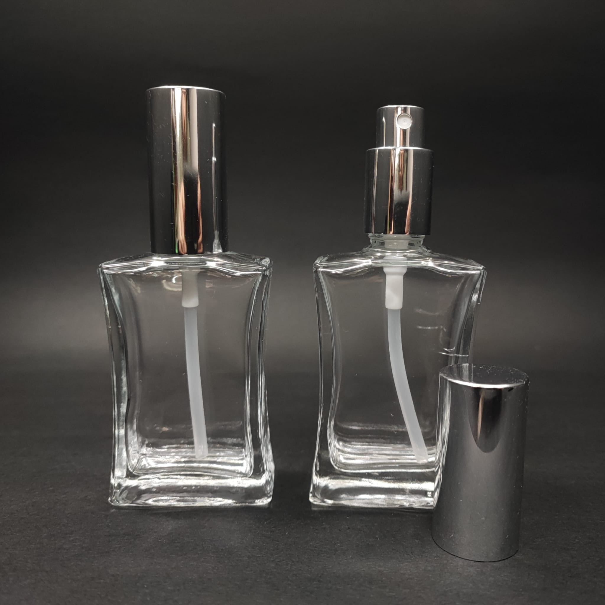 50 Ml Lüks Vidalı Valf Çevirme Parfüm Şişeleri - 50 Cc Köşeli Dikdörtgen Cam Şişe - Gümüş Metal Spreyli Kapaklı Set