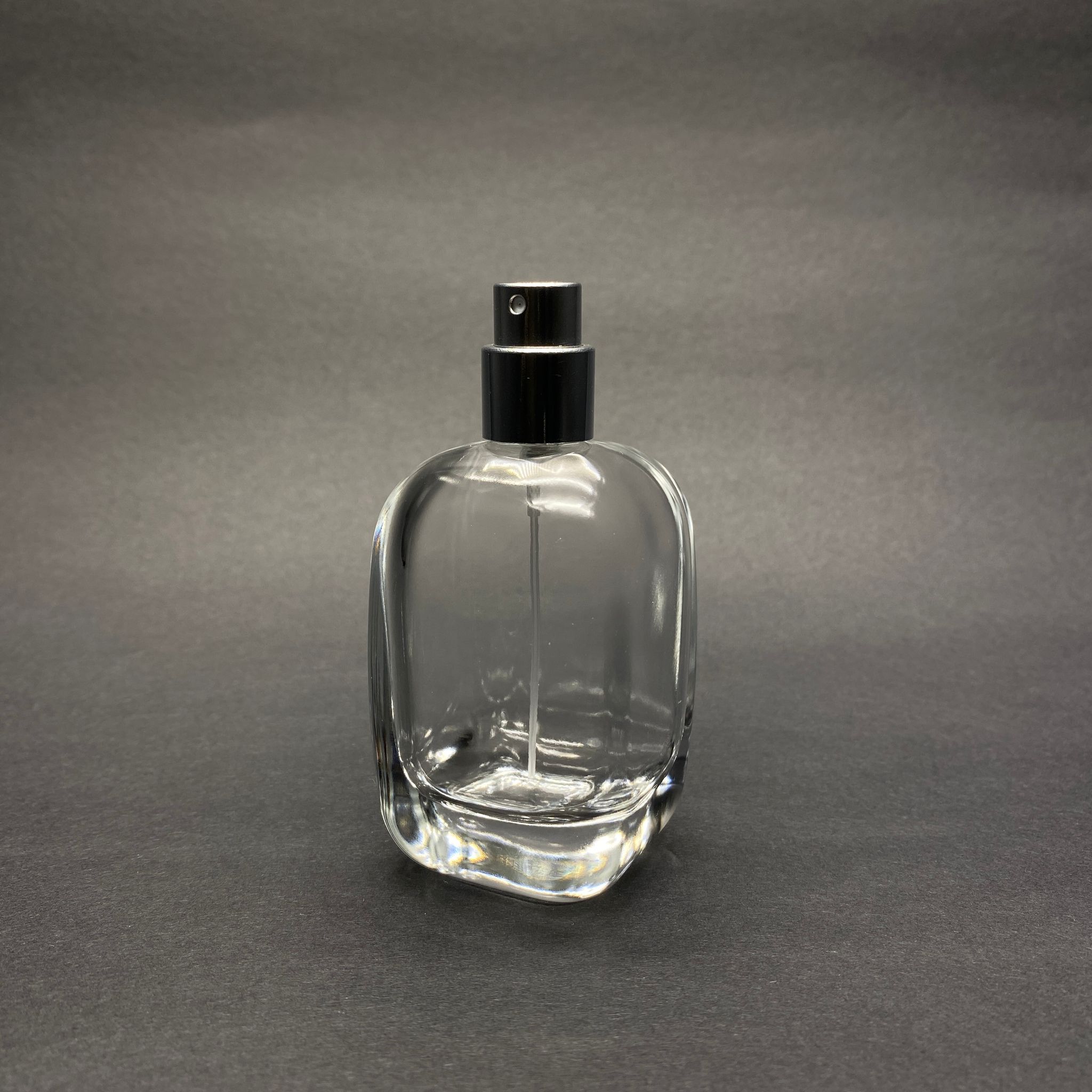 50 Ml Oval Kare Model Core Parfüm Şişesi - Gümüş Metal Spreyli (Ağız 15 Mm Geçme Kolay Kapama)