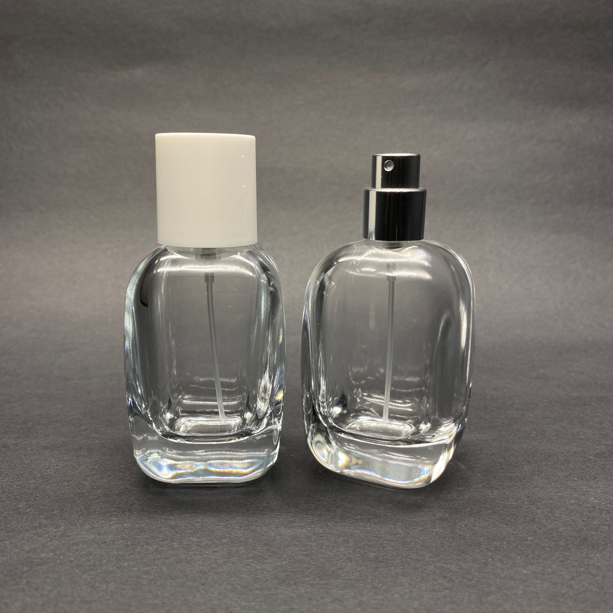 50 Ml Oval Kare Model Core Parfüm Şişesi - Gümüş Metal Spreyli + Beyaz Kapaklı (Ağız 15 Mm Geçme Kolay Kapama)