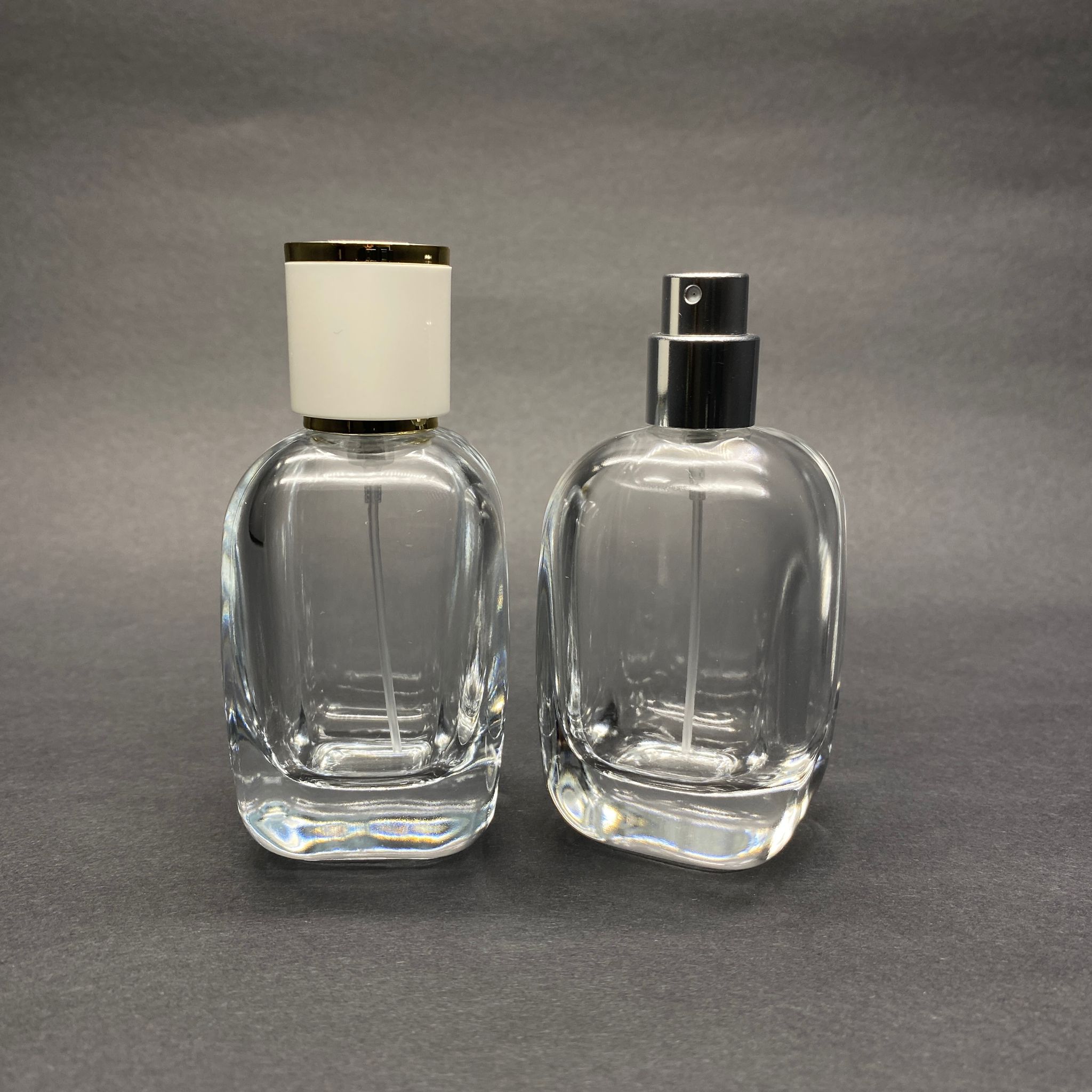 50 Ml Oval Kare Model Core Parfüm Şişesi - Gümüş Metal Spreyli + Gold Beyaz Kapaklı (Ağız 15 Mm Geçme Kolay Kapama)