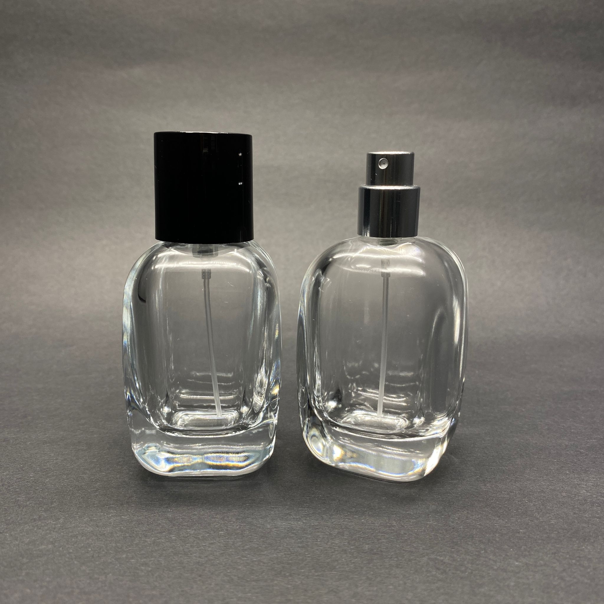 50 Ml Oval Kare Model Core Parfüm Şişesi - Gümüş Metal Spreyli + Siyah Kapaklı (Ağız 15 Mm Geçme Kolay Kapama)