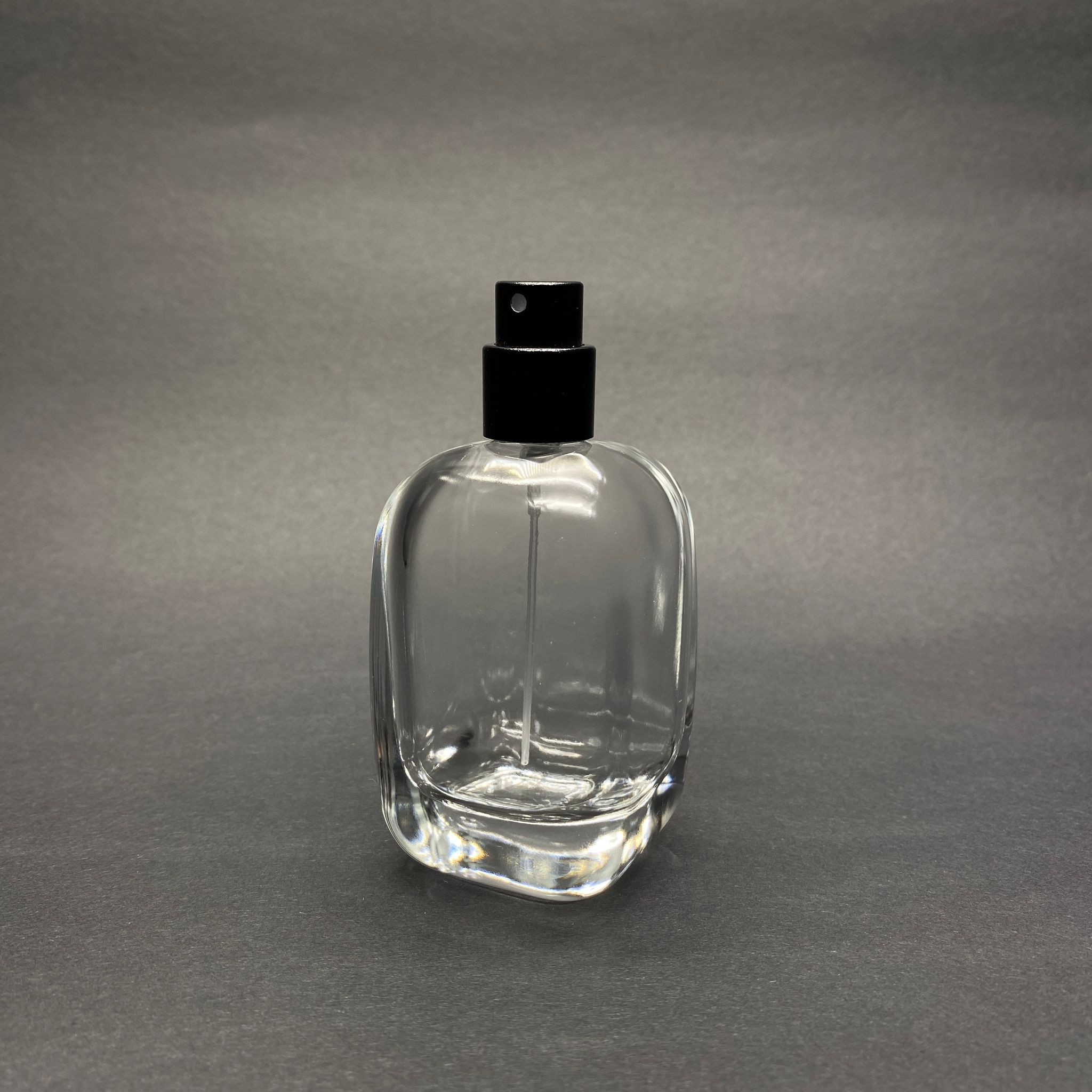 50 Ml Oval Kare Model Core Parfüm Şişesi - Siyah Metal Spreyli (Ağız 15 Mm Geçme Kolay Kapama)